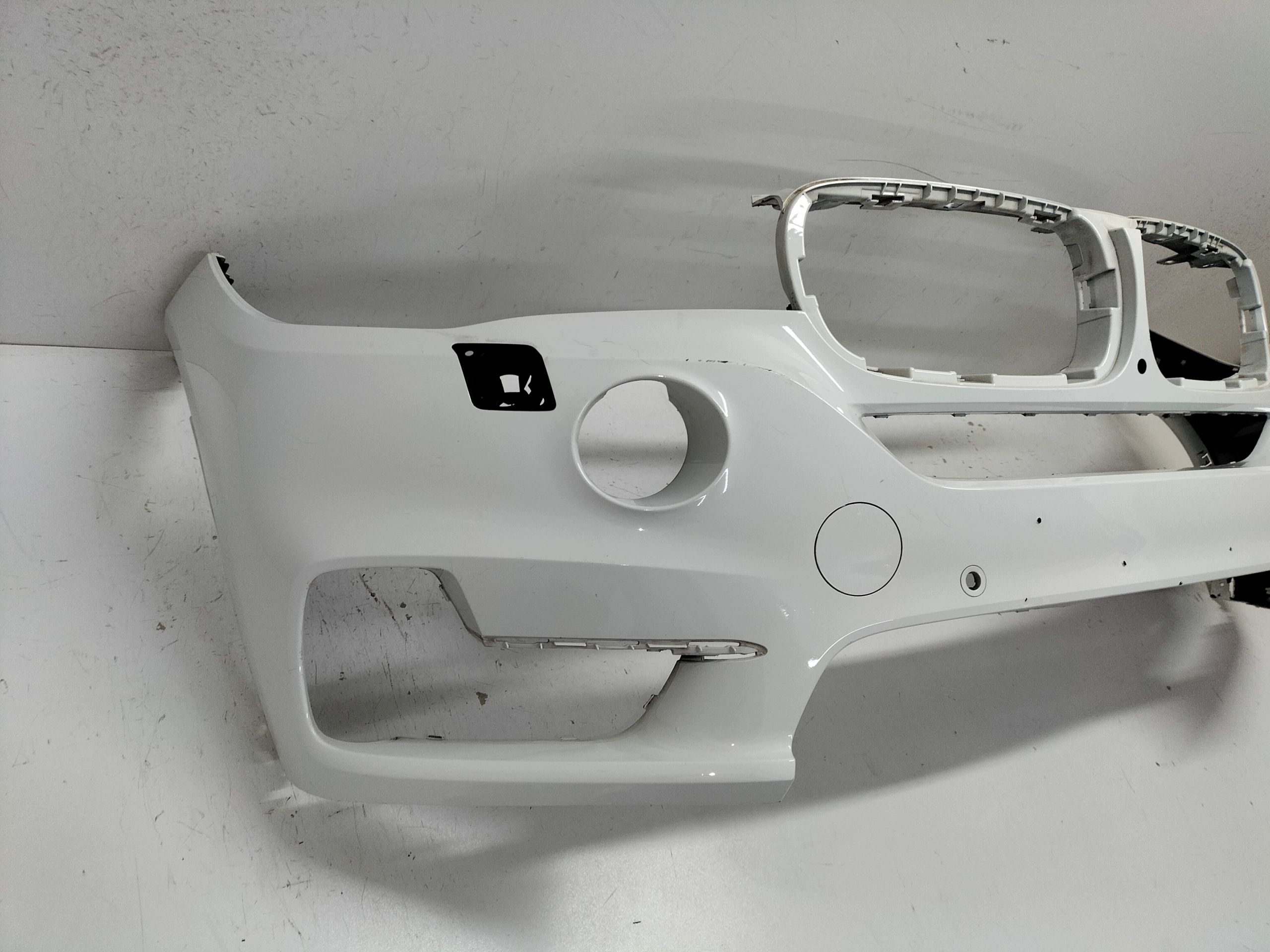 front bumper front BMW X5 F15 13-18 wersja below washers , below 4x PDC