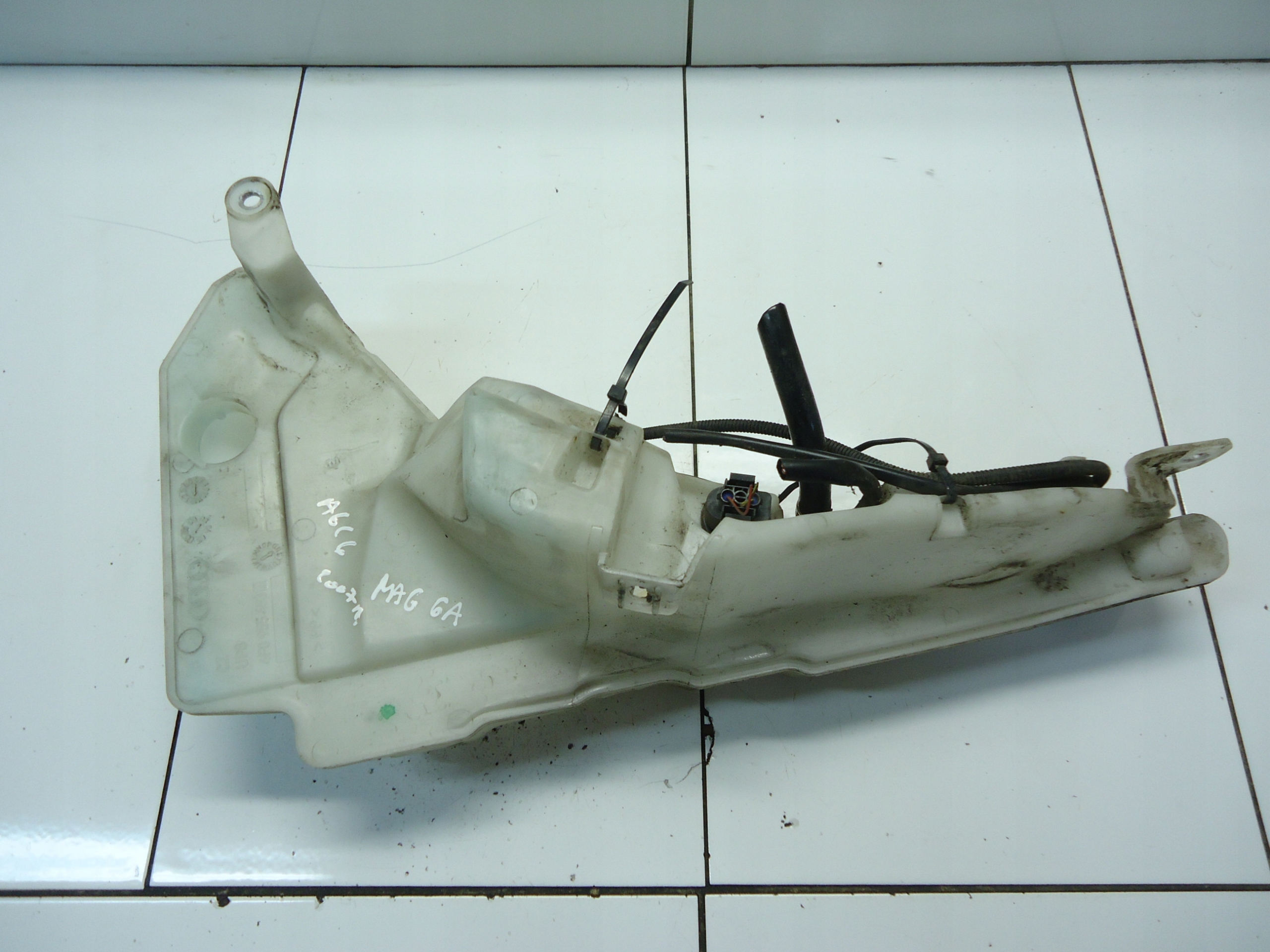 AUDI A6 C6 washer fluid tank 4F0955451R