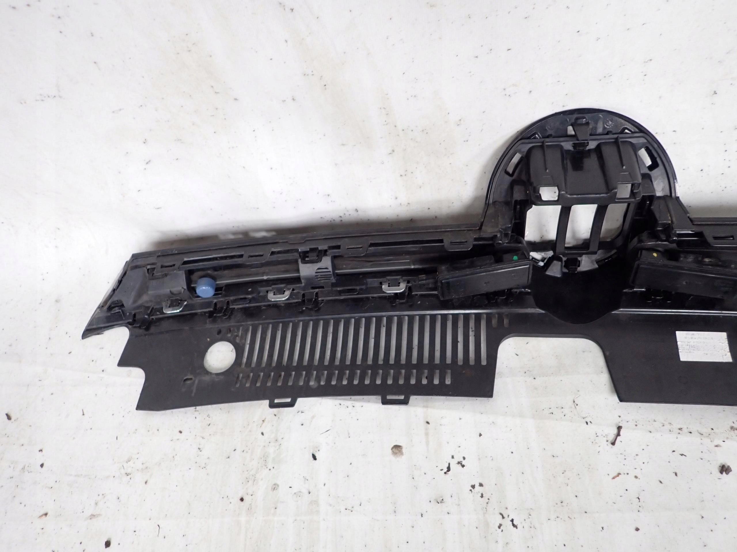 VW GOLF VIII 8 5H0 19- GRILLA grille radiator LED