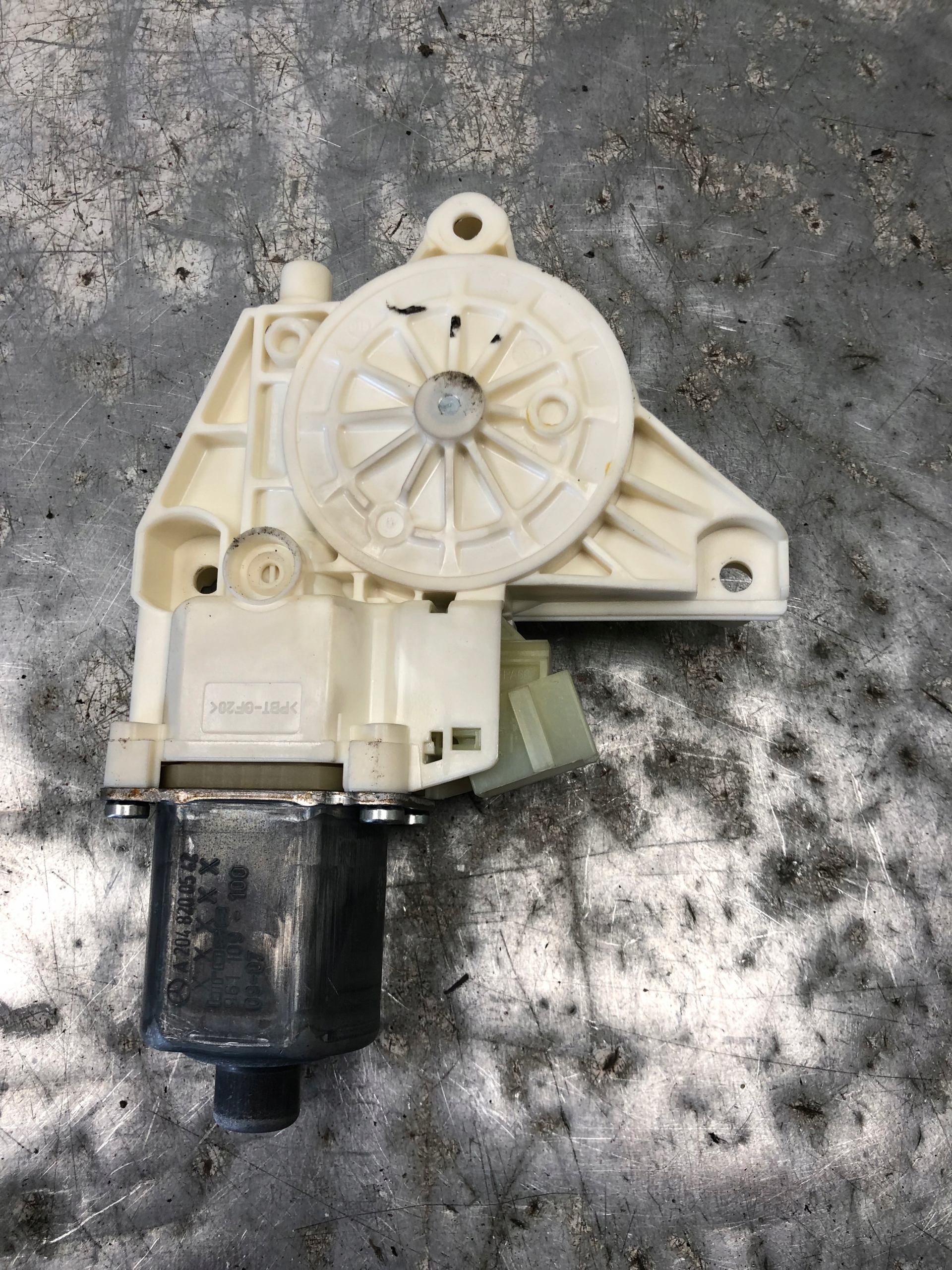 mini motor windows left rear part MERCEDES W204 A2048200542
