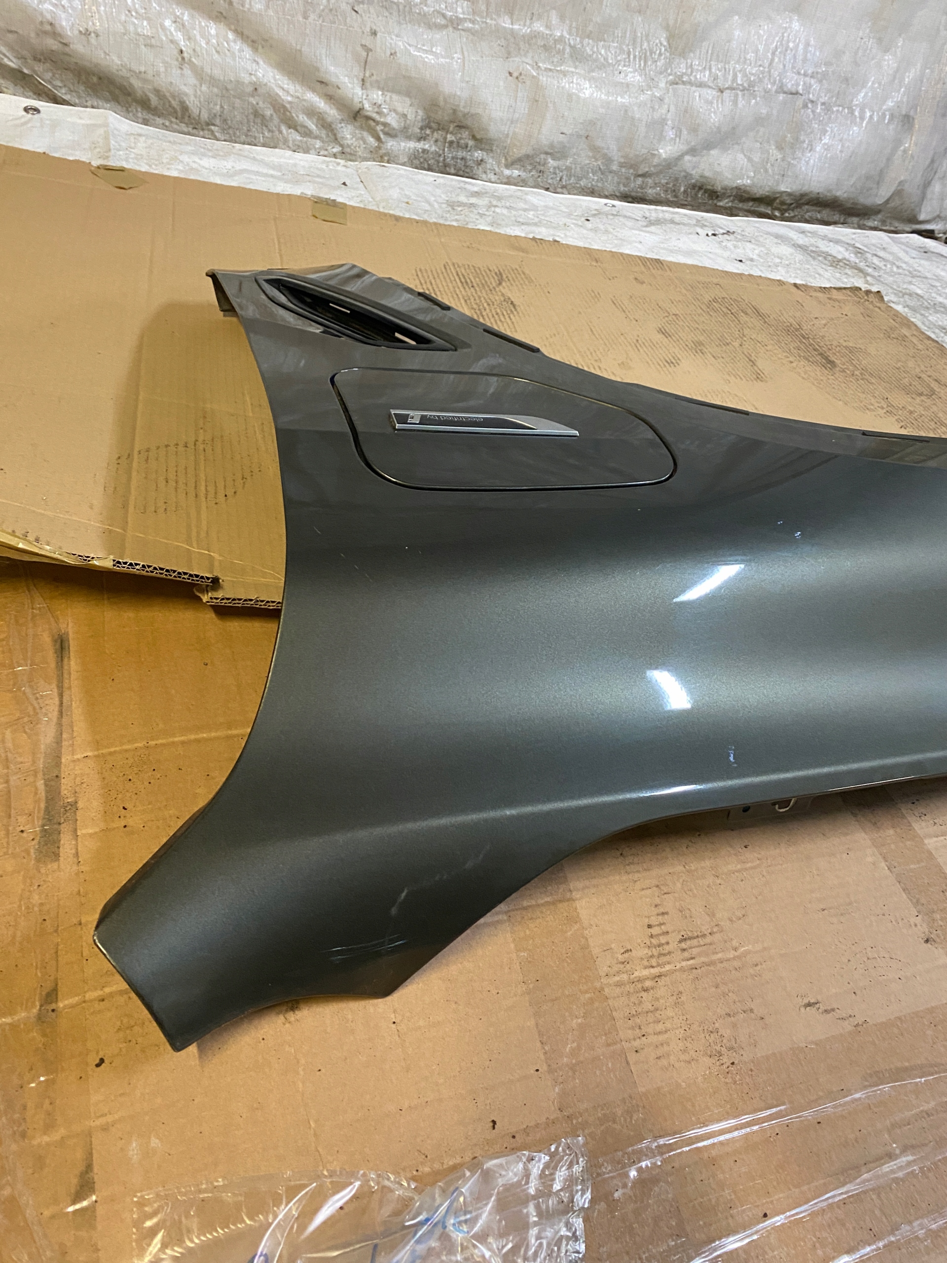 BMW X5 G05 BŁOTNIK LEWY PRZÓD HYBRYDA BEZ LAKIEROWANIA C3D Wersja Europejska