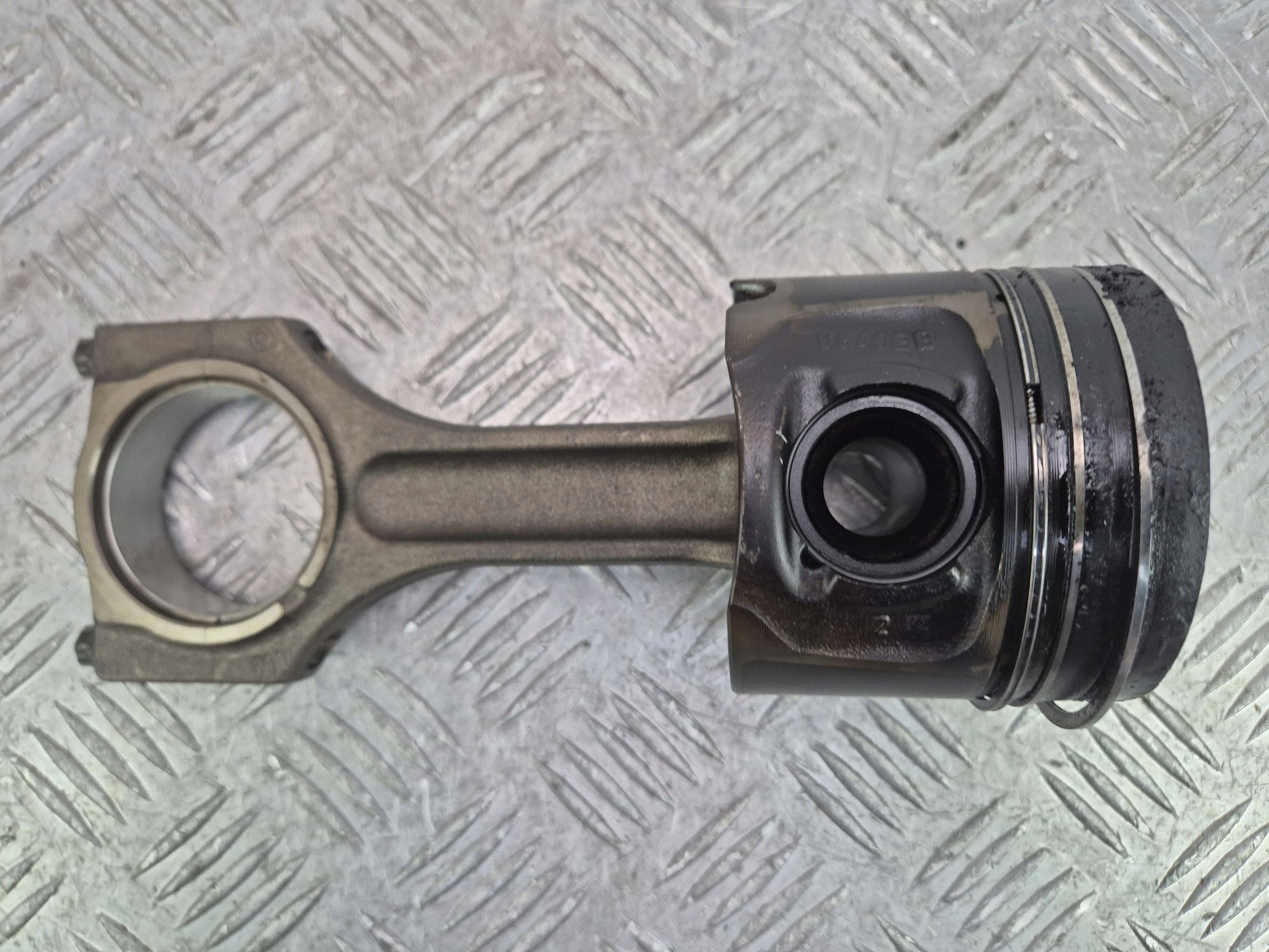 piston with connecting rod BMW X1 E84 20d 0840BB N47D20A