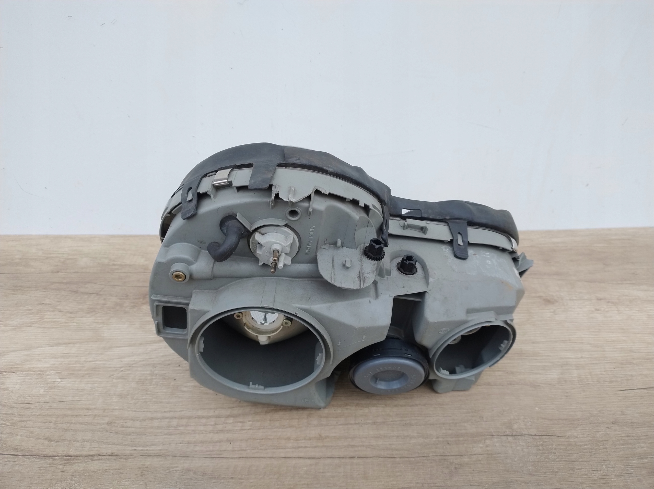 MERCEDES E-KLASA W210 LIFT left light front