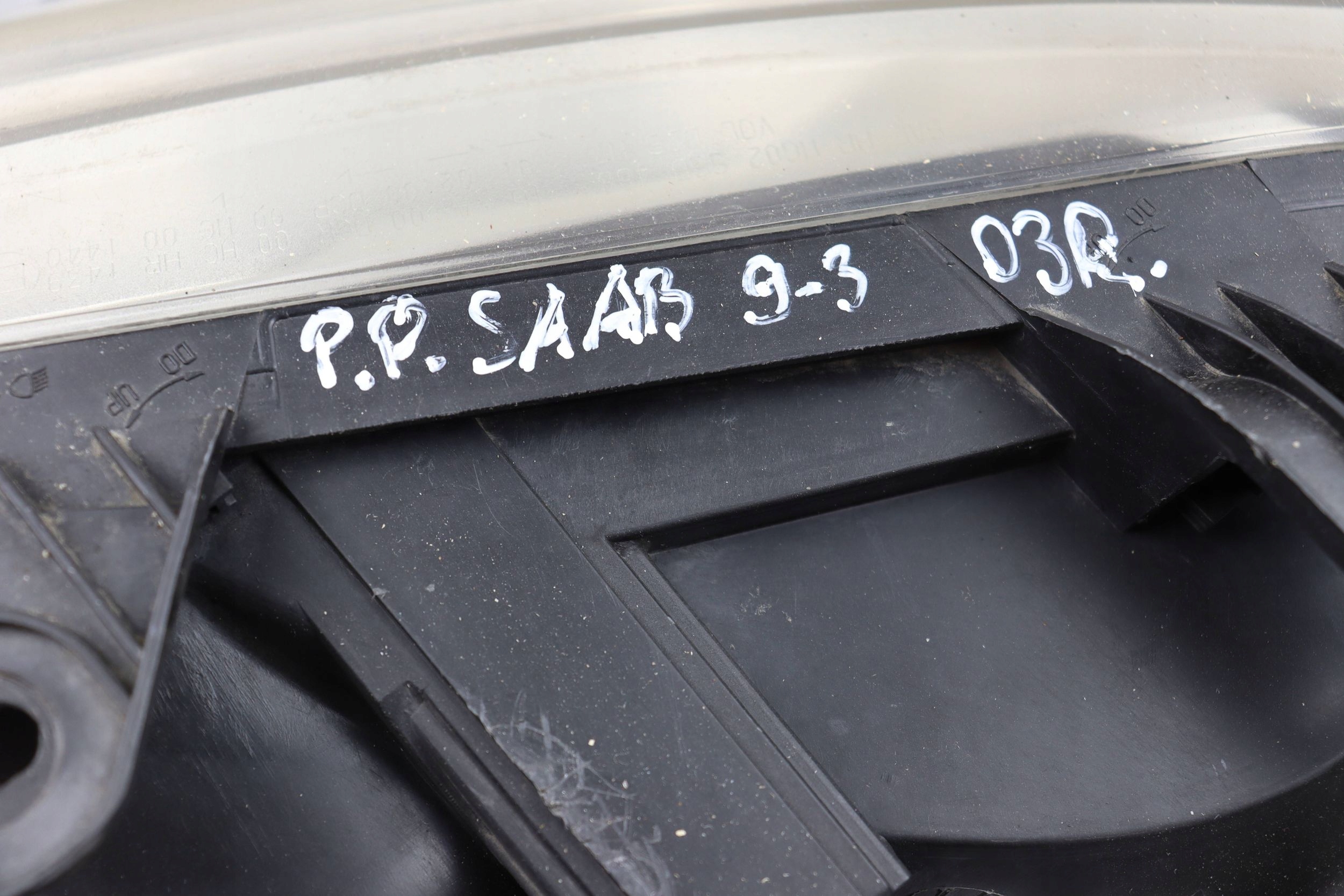 SAAB 9-3 93 II light front right REFLEKTOR front HELLA EUROPA