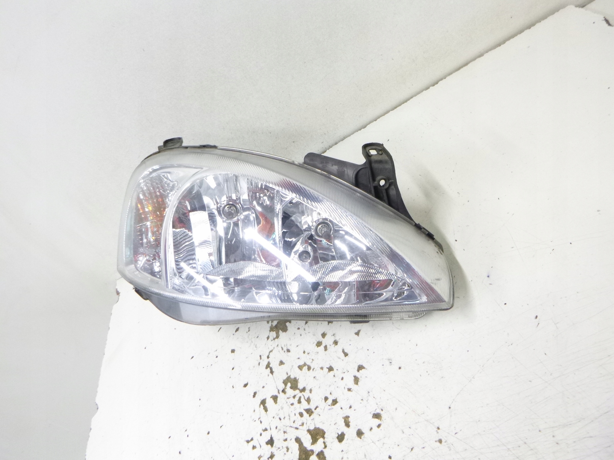 light front right Opel Corsa C 00-06r. 89309249