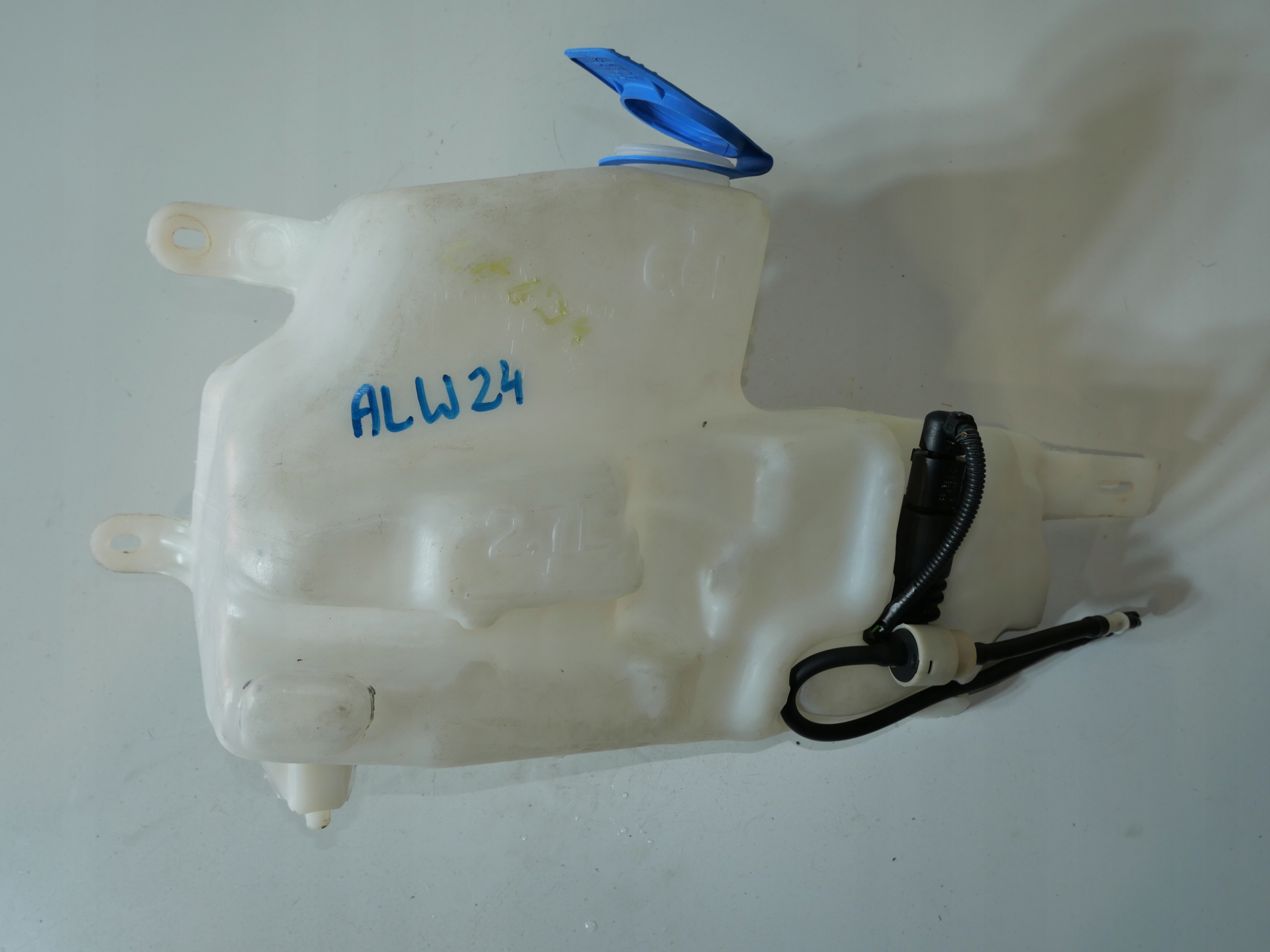 washer fluid tank VW 6K0955453M