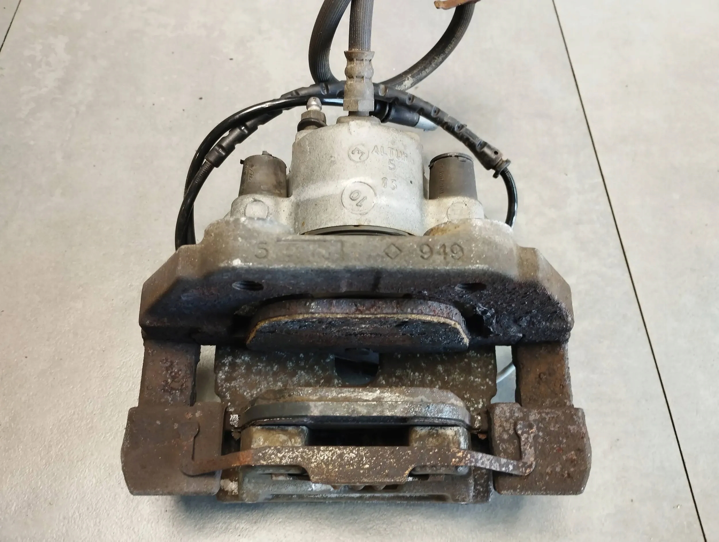 BMW X5 F15 caliper right rear part 44/24