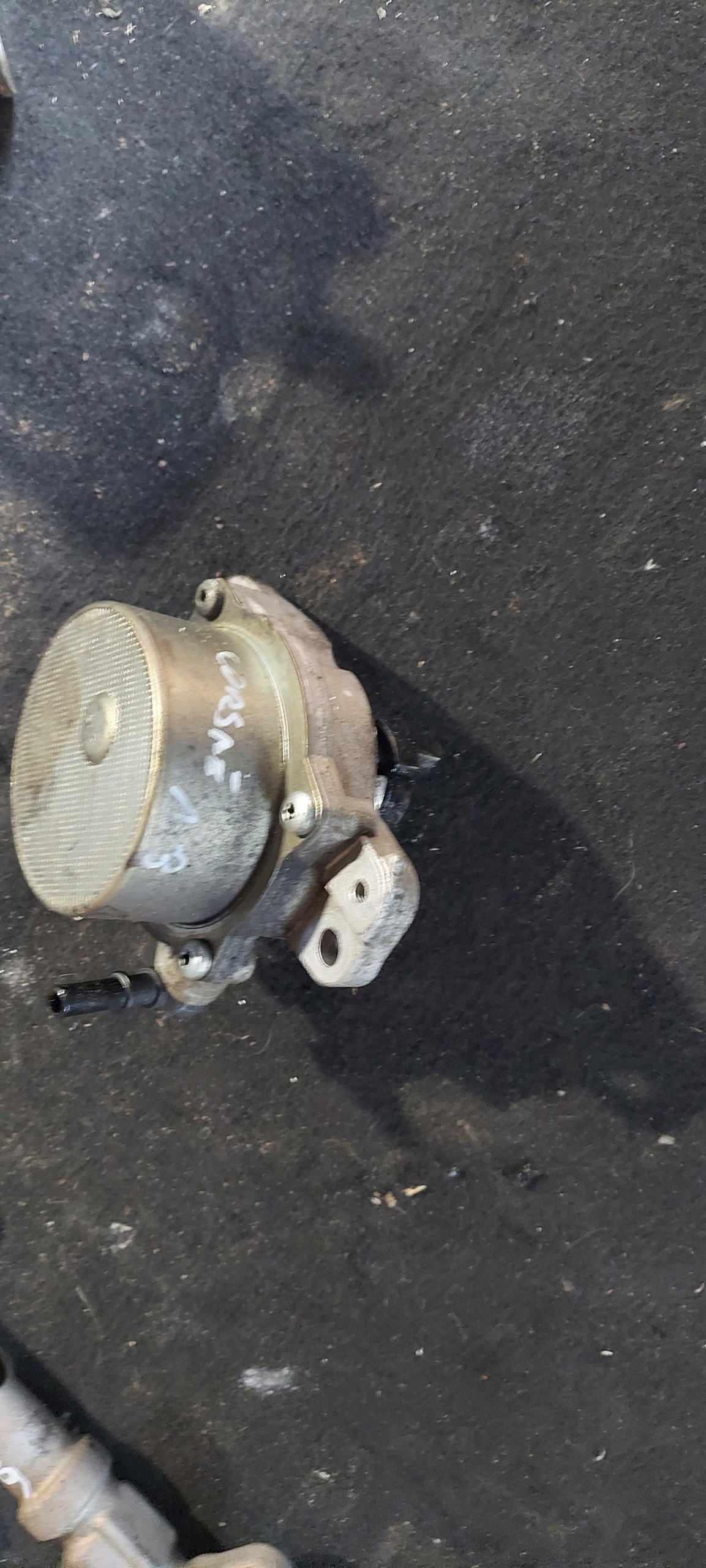 opel CORSA e 5D насос давления вакум 55268135