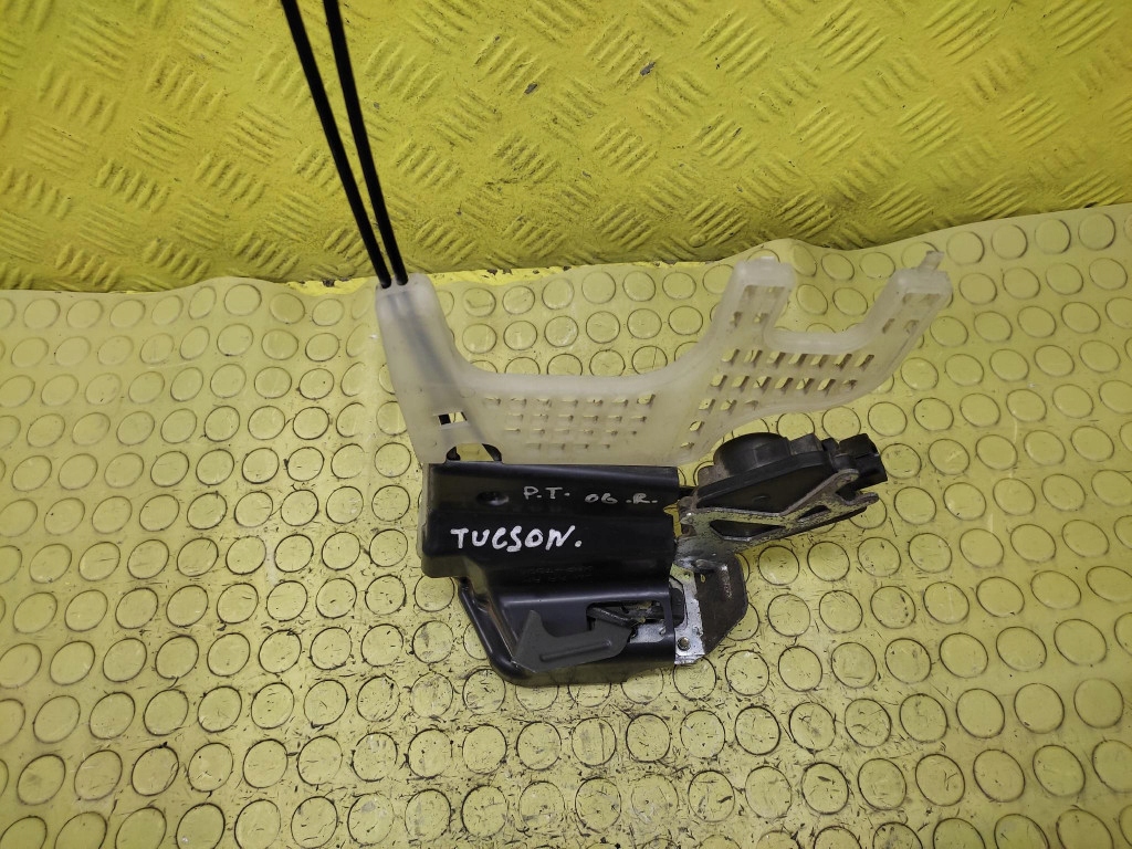 HYUNDAI TUCSON lock door right rear part