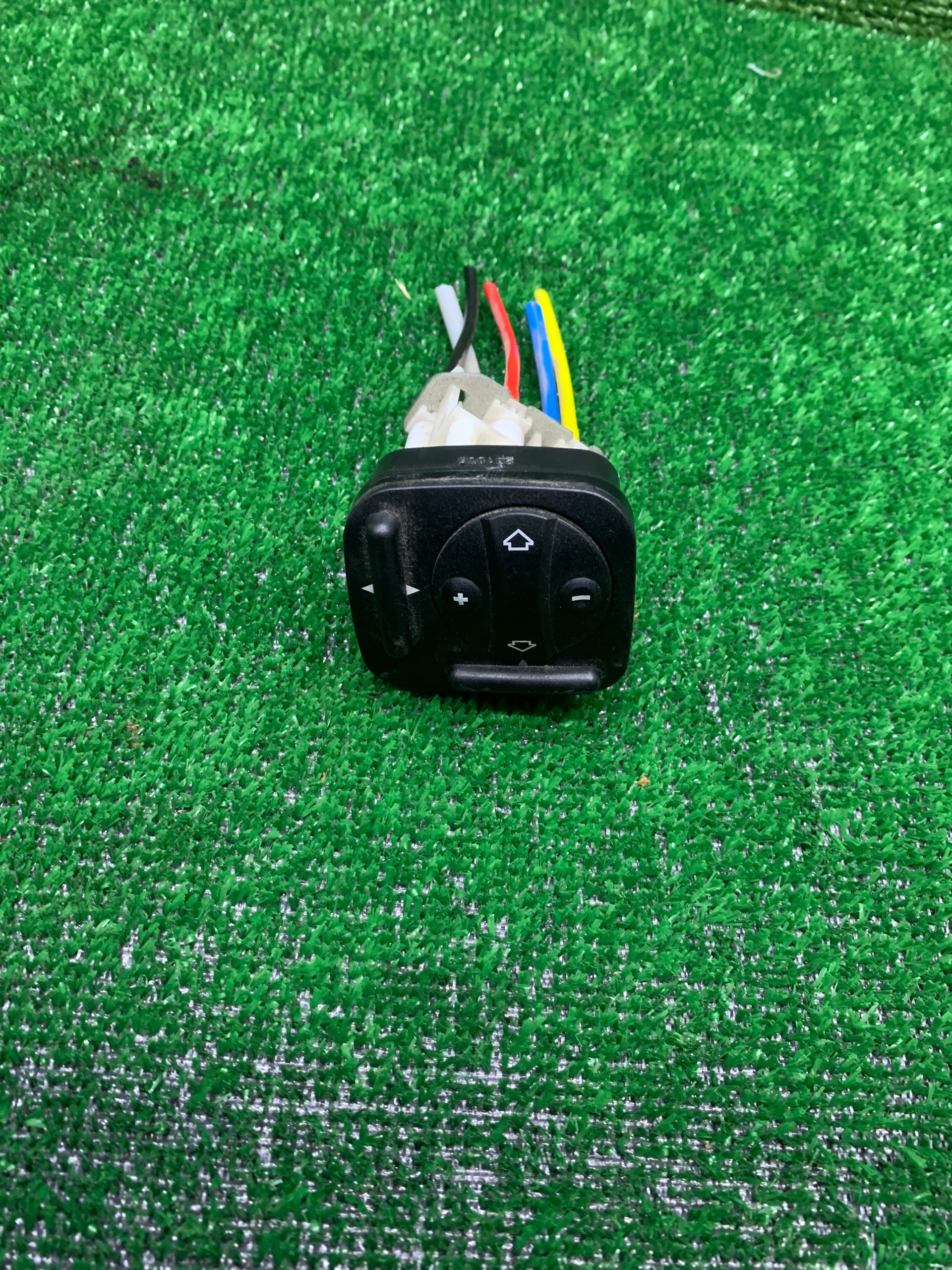 PANEL STEROWANIA FOTELA LEWY MERCEDES 2118000878