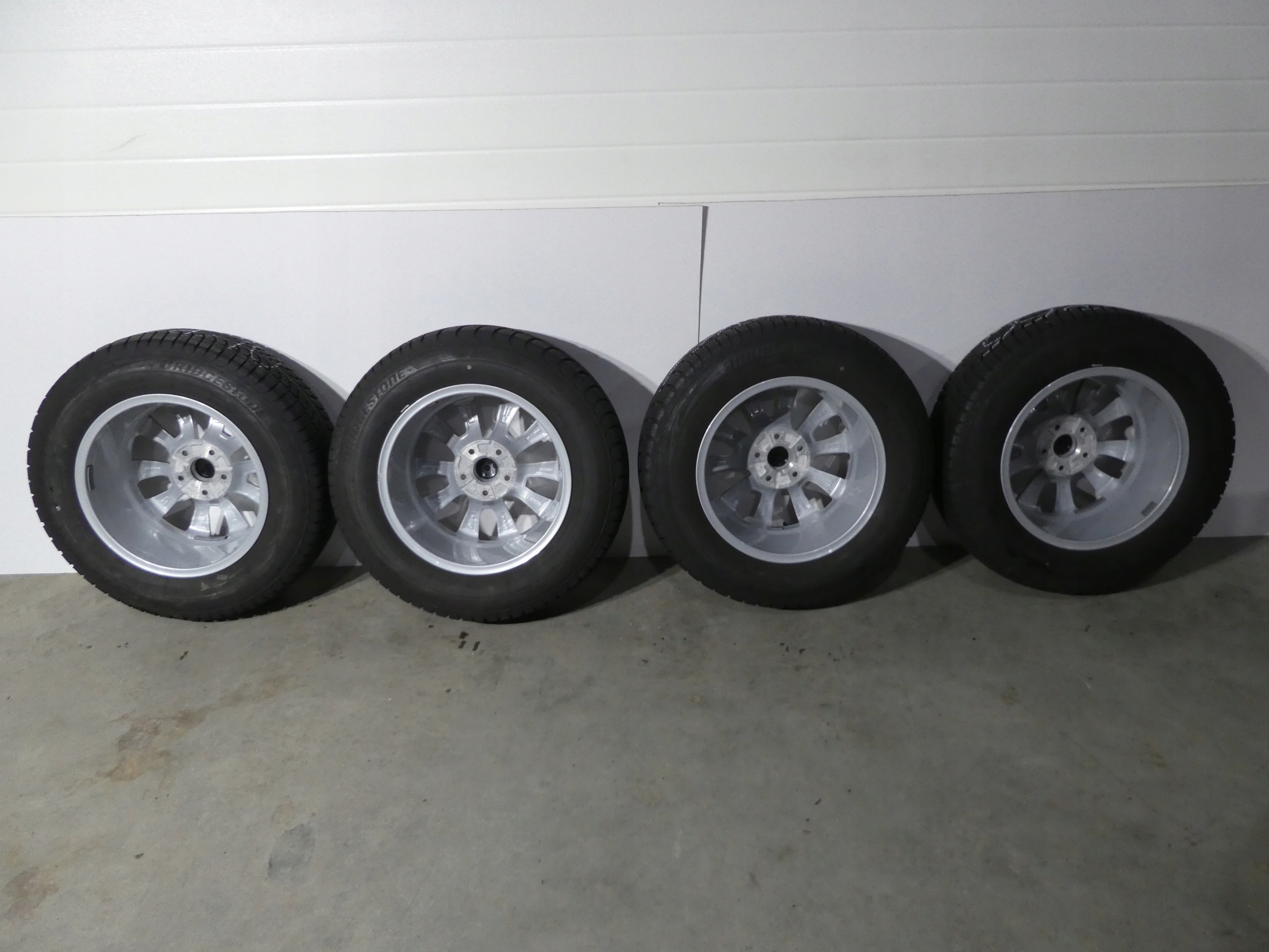 4X wheels discs tyres VW AMAROK 2H6601025A 245/65/17 2019R