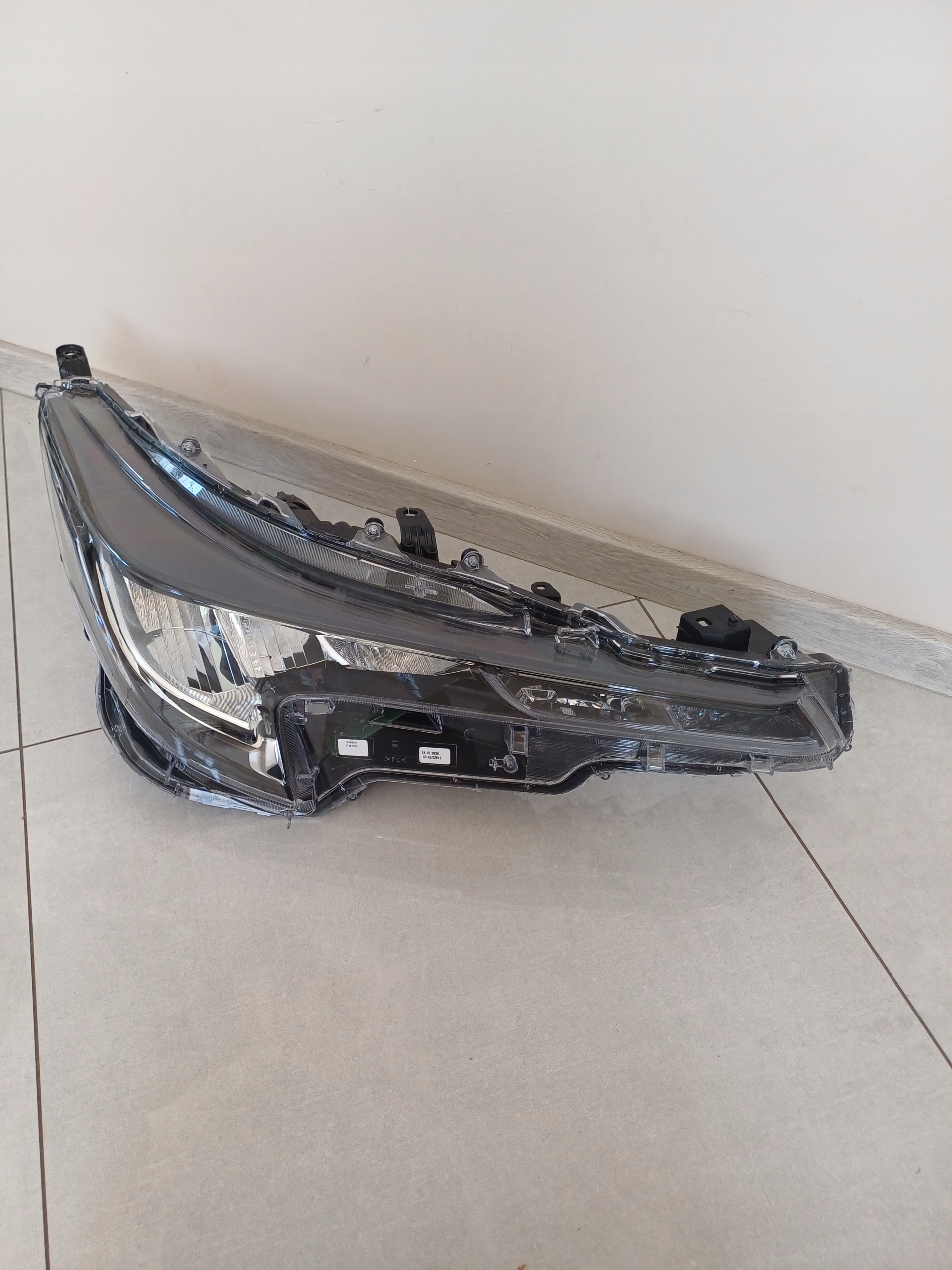 light right front front TOYOTA COROLLA E21 XII 90119224