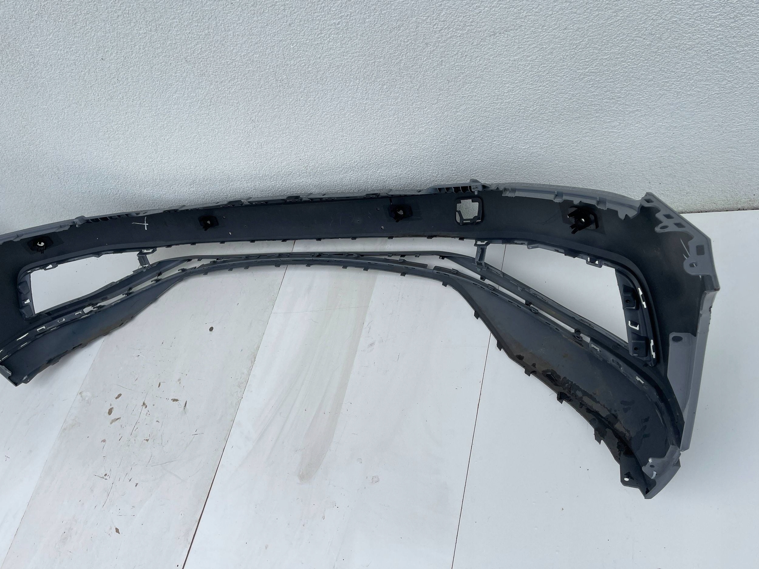 bumper front front Volkswagen PASSAT B8 3G LIFT 19- 4 X PDC
