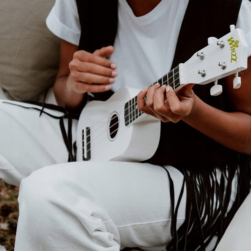 UKULELE SOPRANOWE CZERWONE + GRATIS ZESTAW AKCESORIÓW POKROWIEC KOSTKI Kod producenta Ukulele sopranowe