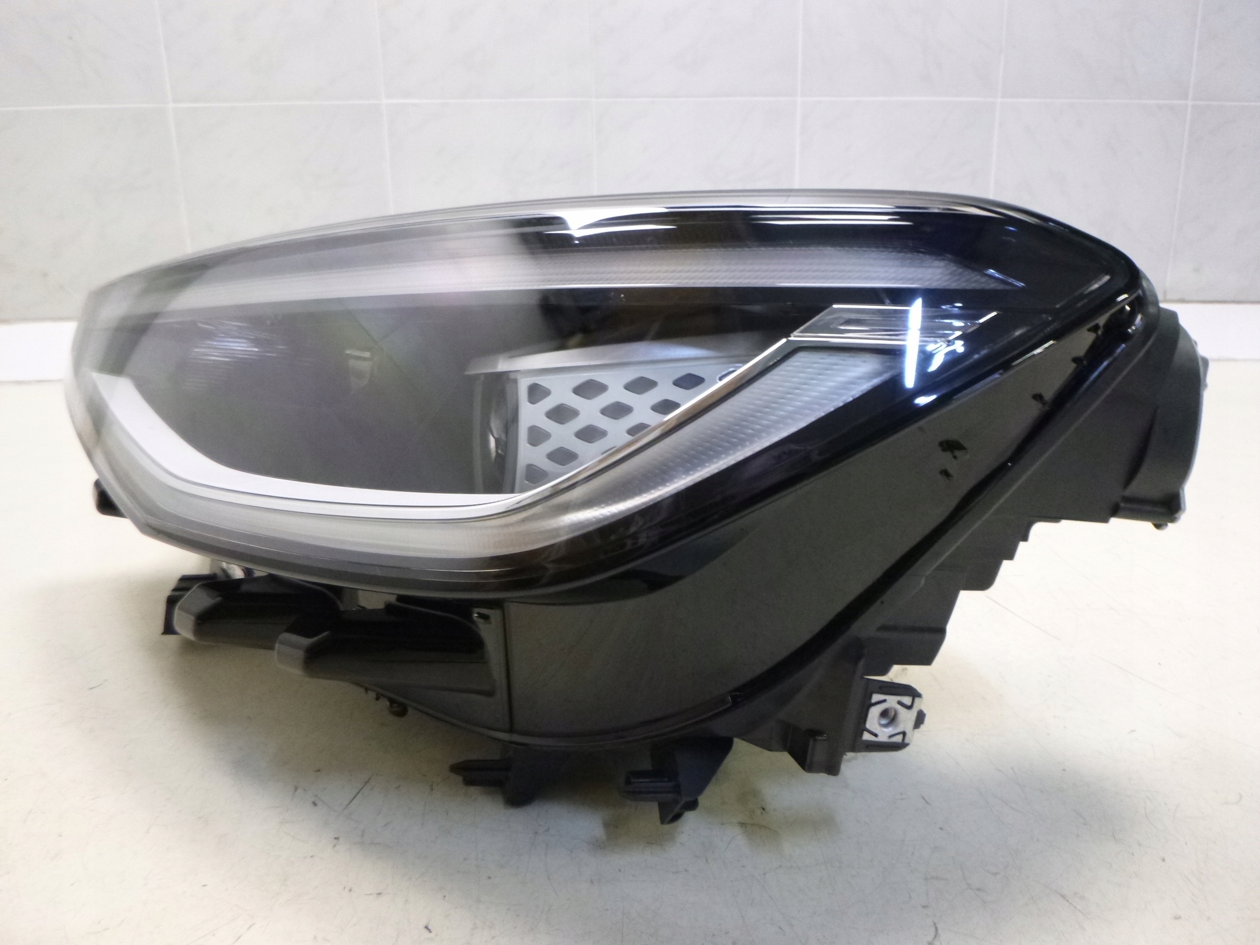 VW ID4 IQ LIGHT MATRIX light front left LED 7PIN