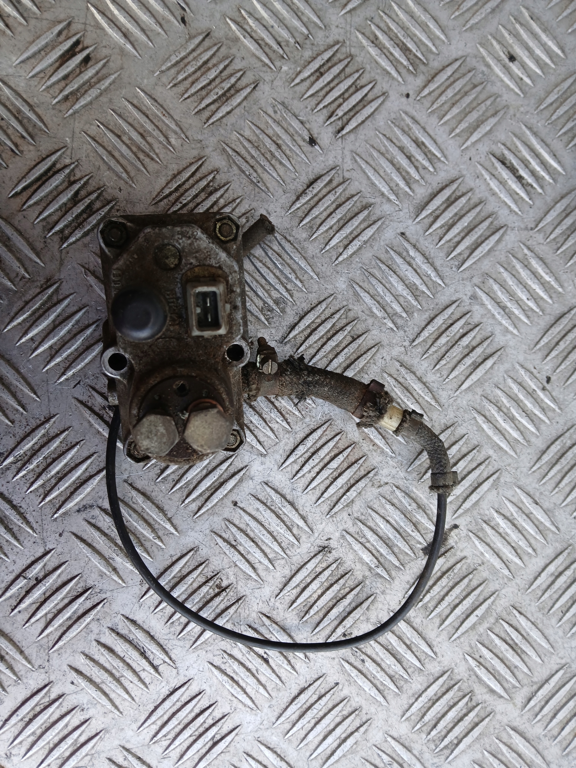 Audi 100 Regulator obrodow Pression 035133403h