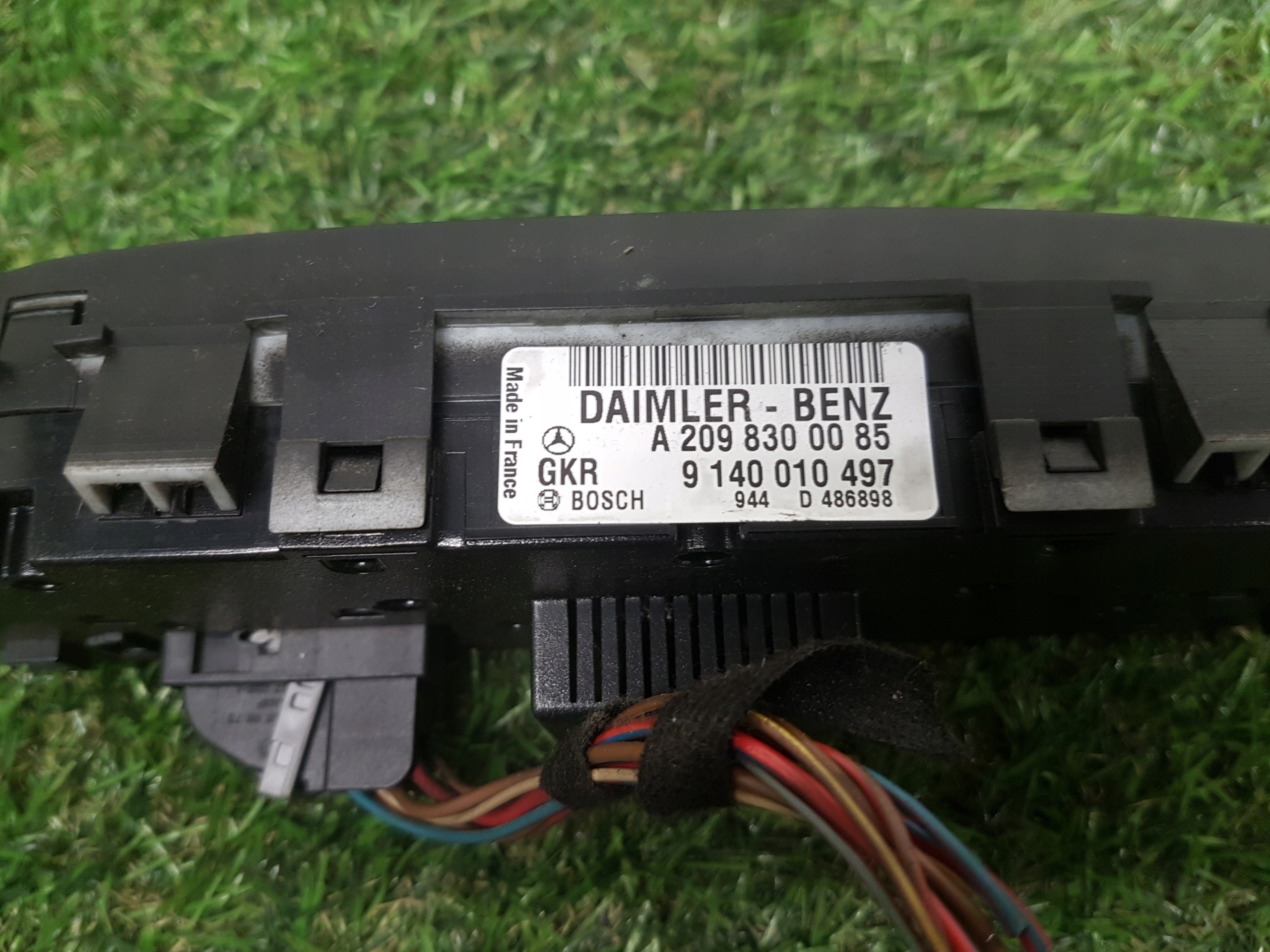 control panel air conditioning devices MERCEDES-BENZ C-class W203 A2098300085