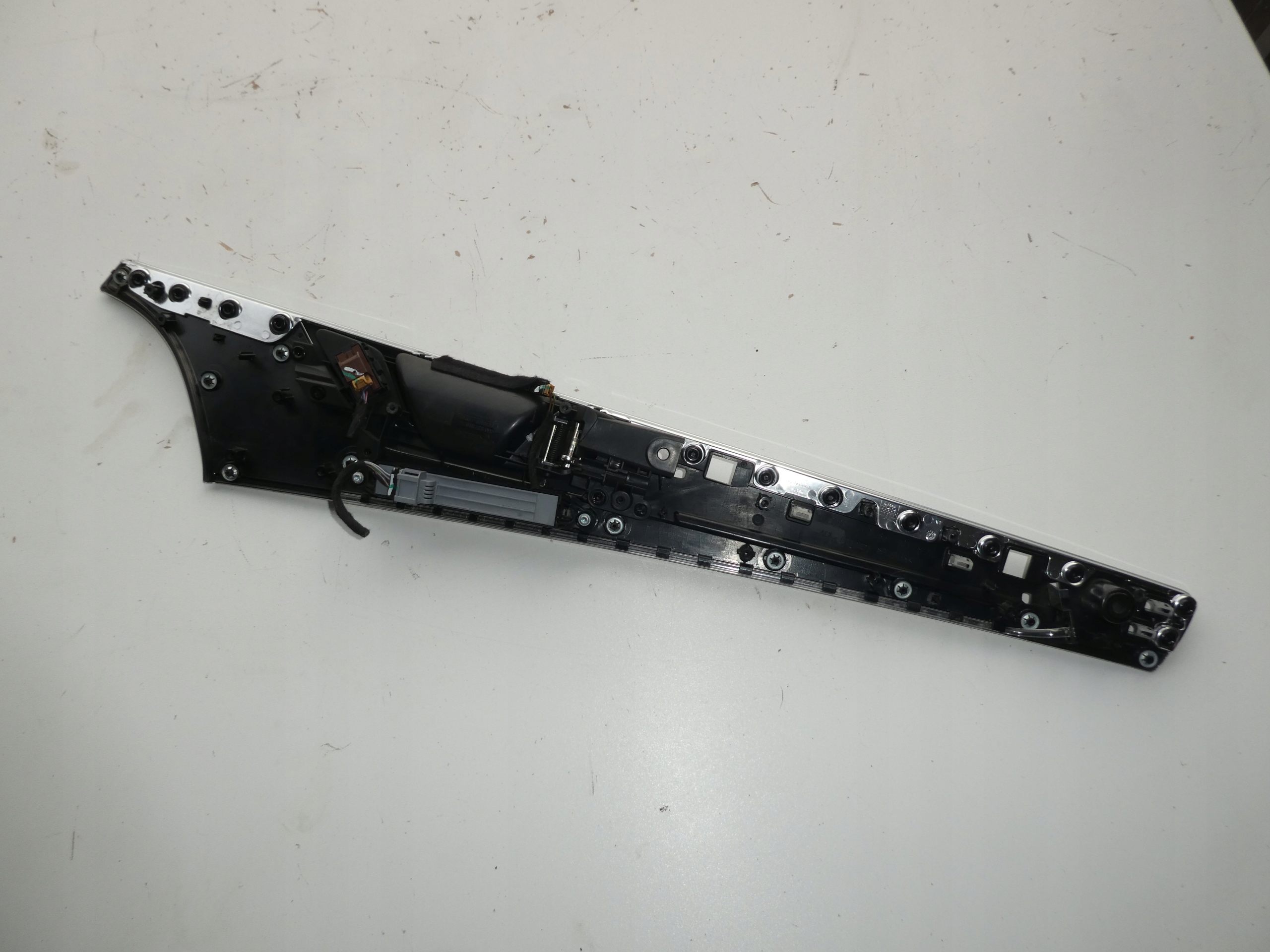 AUDI A8 DEKOR lišta dveře klika 4H0837019