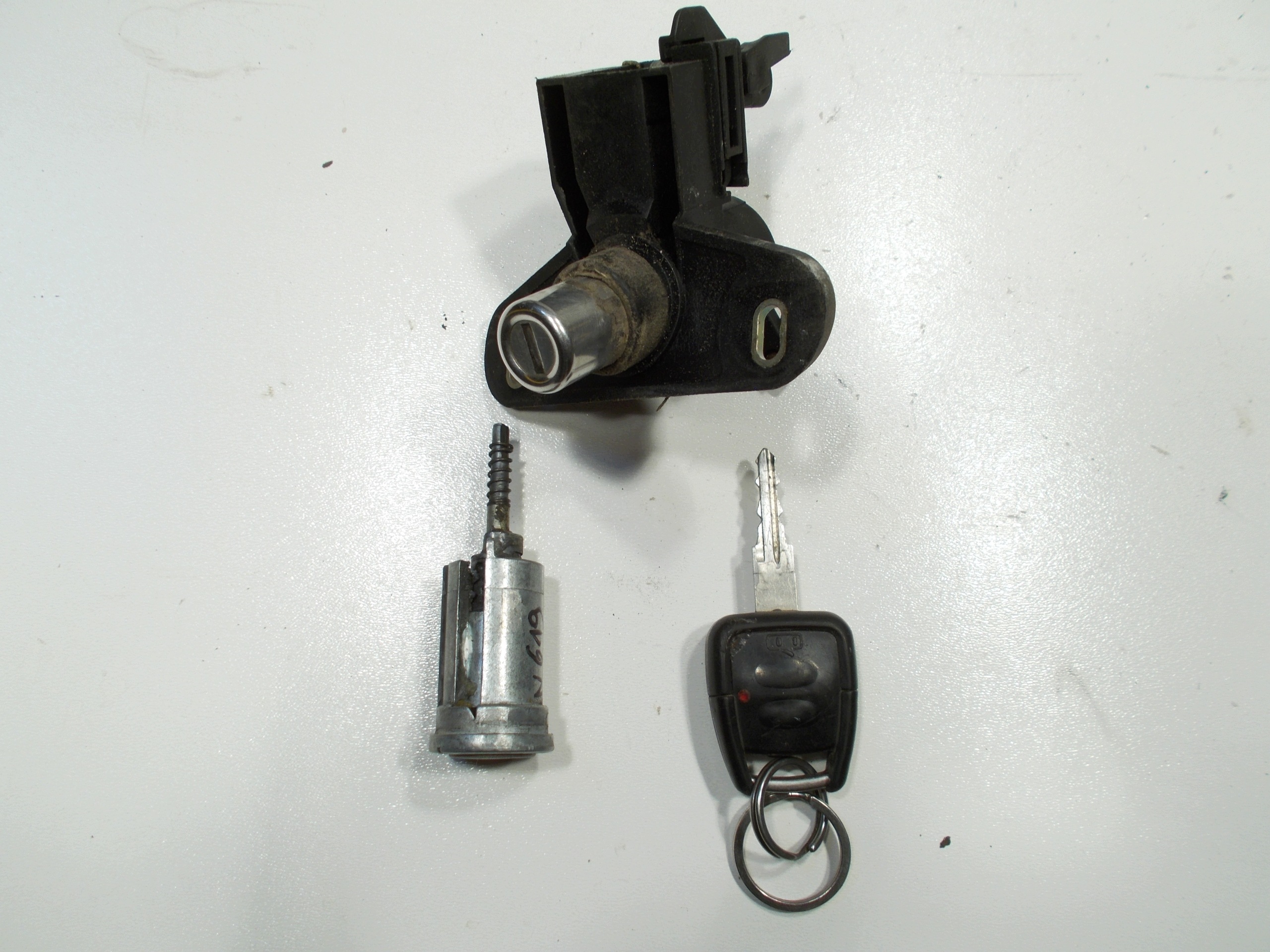 lock POKRYWY bonnet boot ignition key OPEL ASTRA II HB original.
