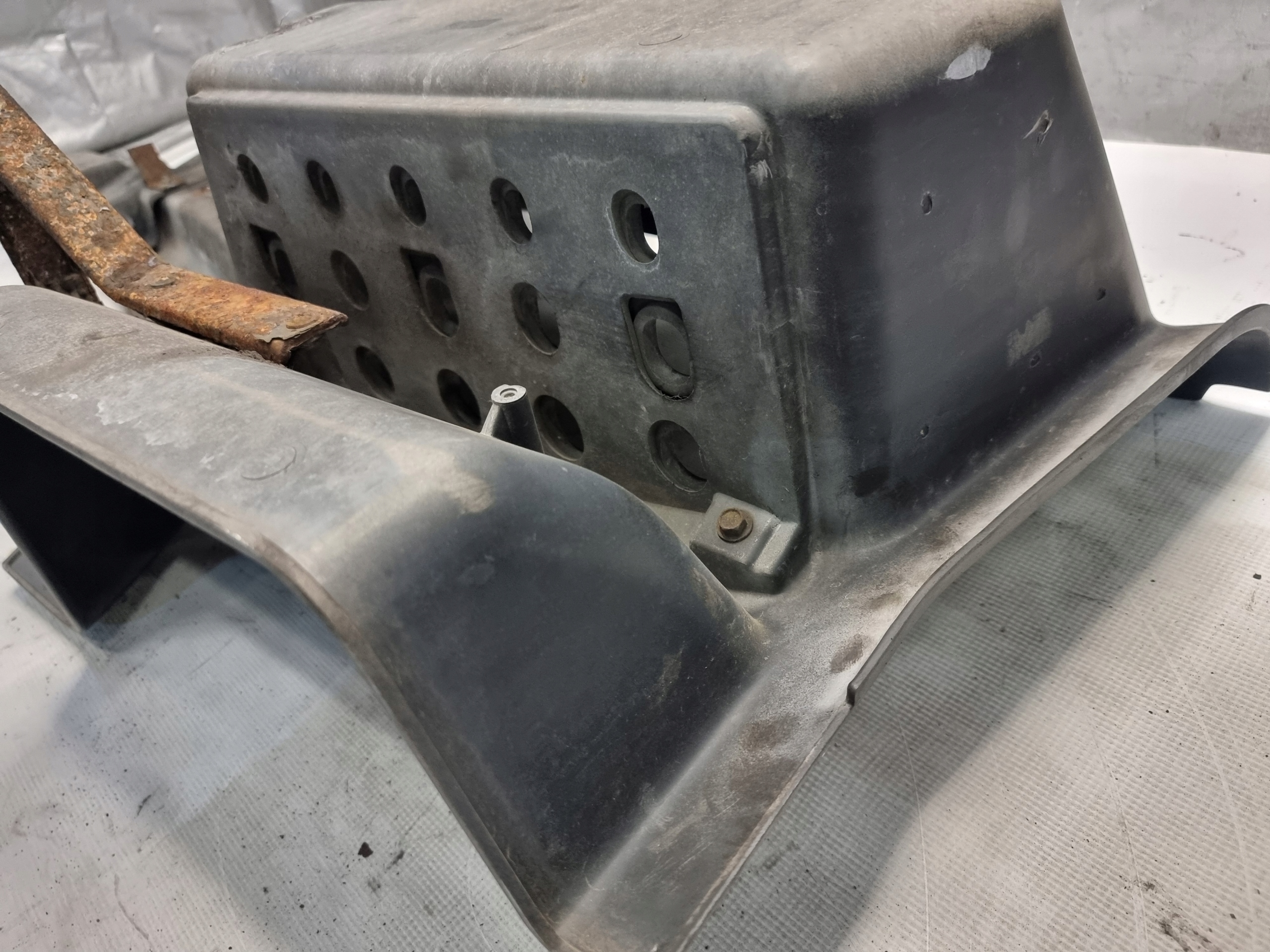 STOPIEN STOPNICA left OE 500375h67 IVECO STRALIS 450 E5 07r