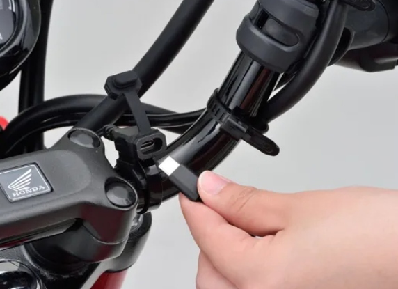 Usb-c nabíjačka s napájacím konektorom pre Harley Davidson Touring Softail Dyna