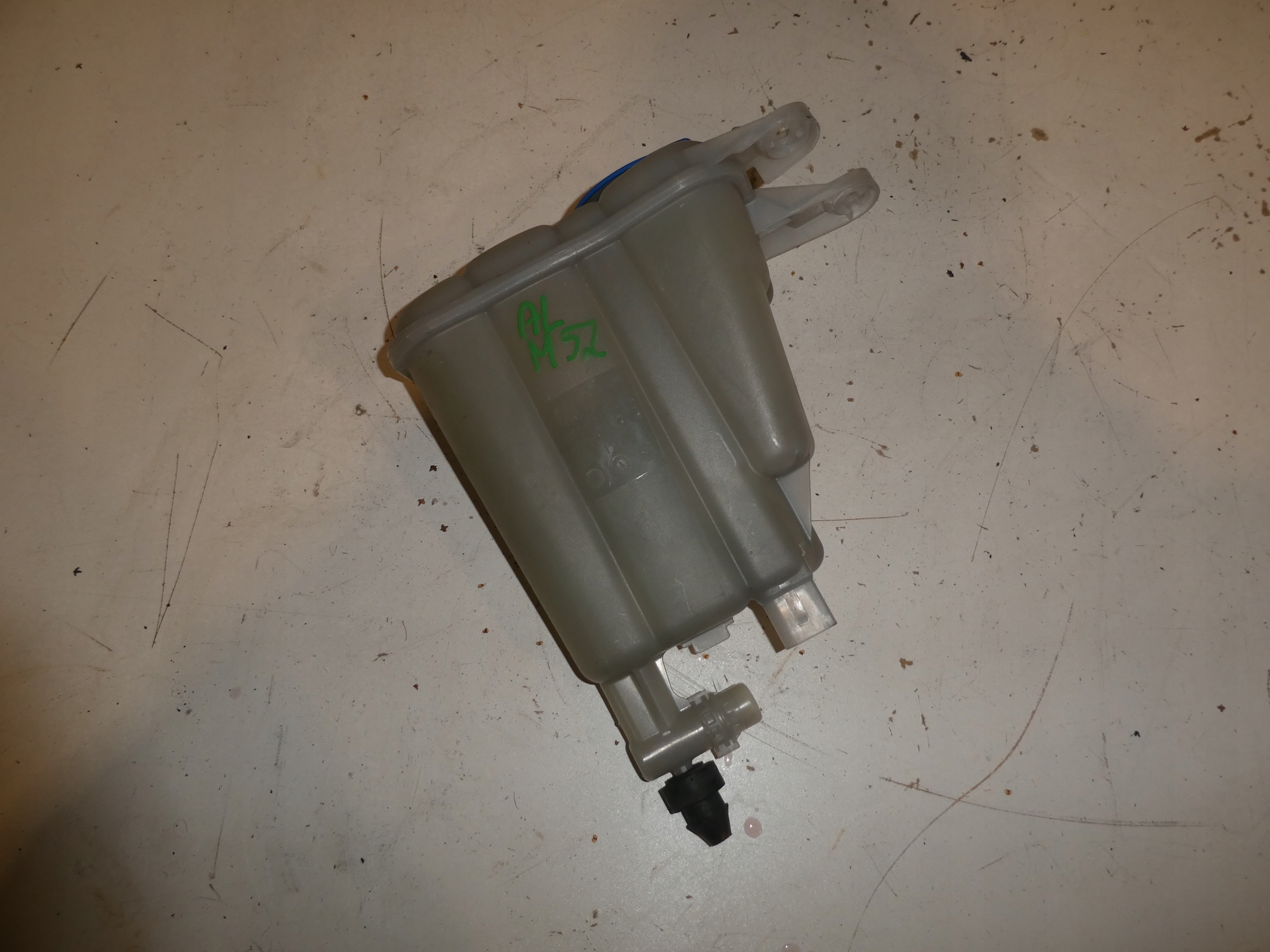 RÉSERVOIR EAU AUDI A4 B8 8K0121403C
