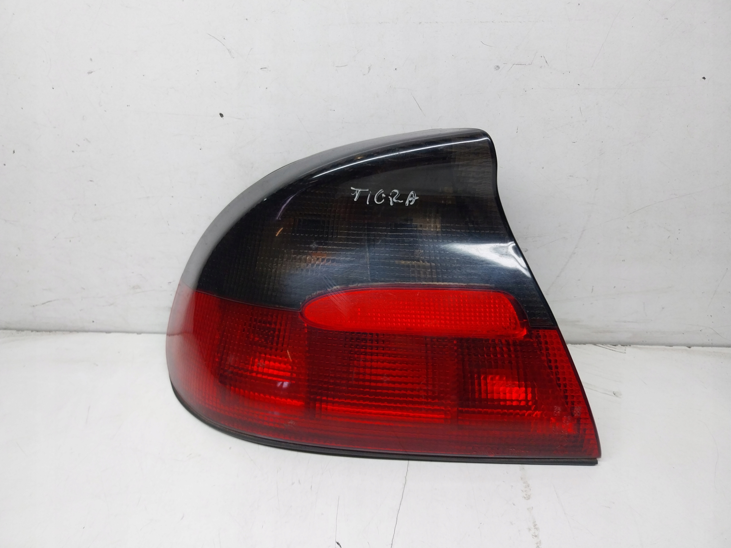 light rear part rear left Opel TIGRA A Europa