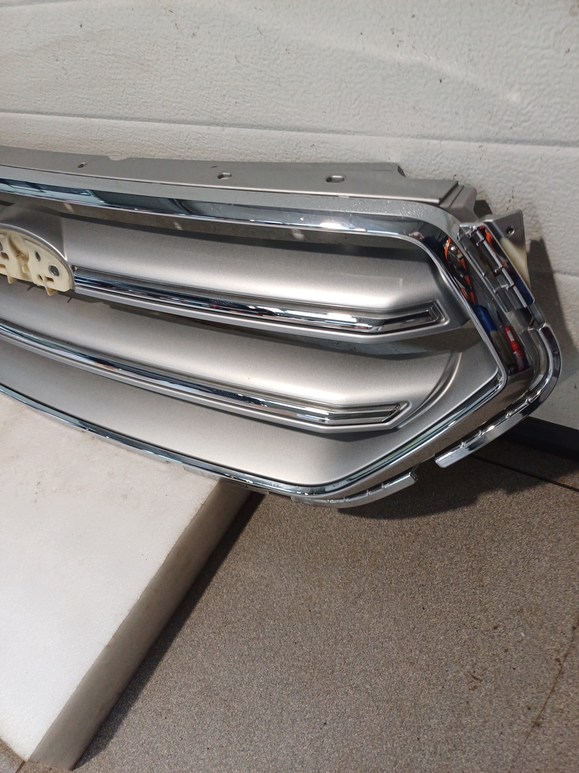 Grill FORD KUGA II GV448200B