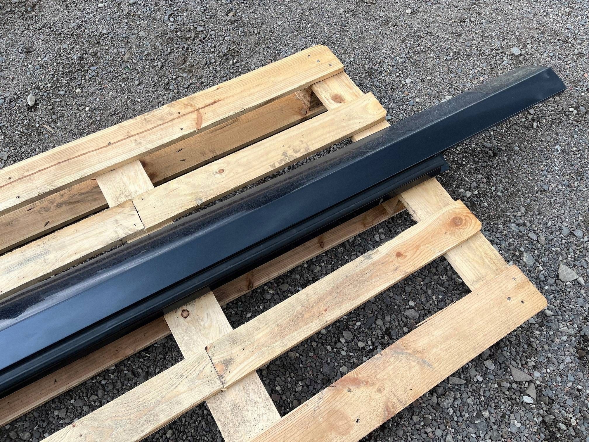 threshold right moulding cap threshold of the threshold right Chevrolet Camaro 2014-2015