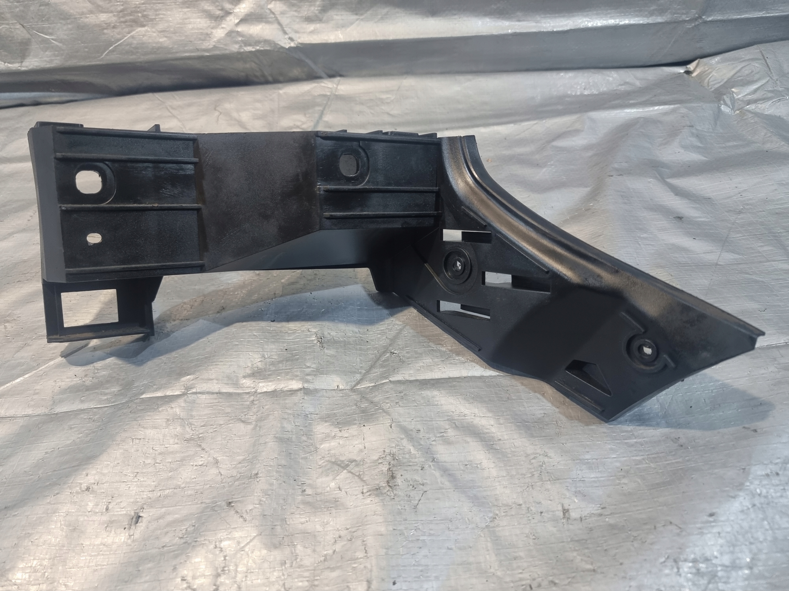 bumper bracket left rear part OE 6Q6807375 VW POLO IV 4