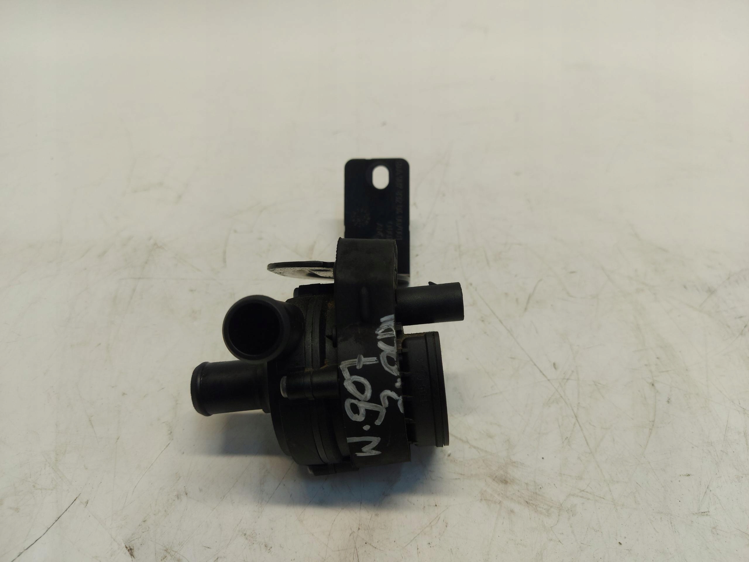 MERCEDES Sprinter W907 2.0 CDI water pump electrical A2118350028