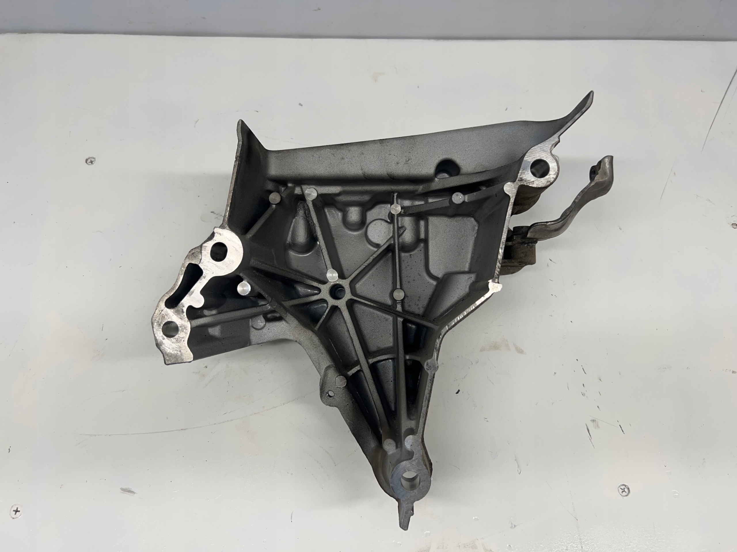 Leon III 1.2 TSI engine mount 04E199275