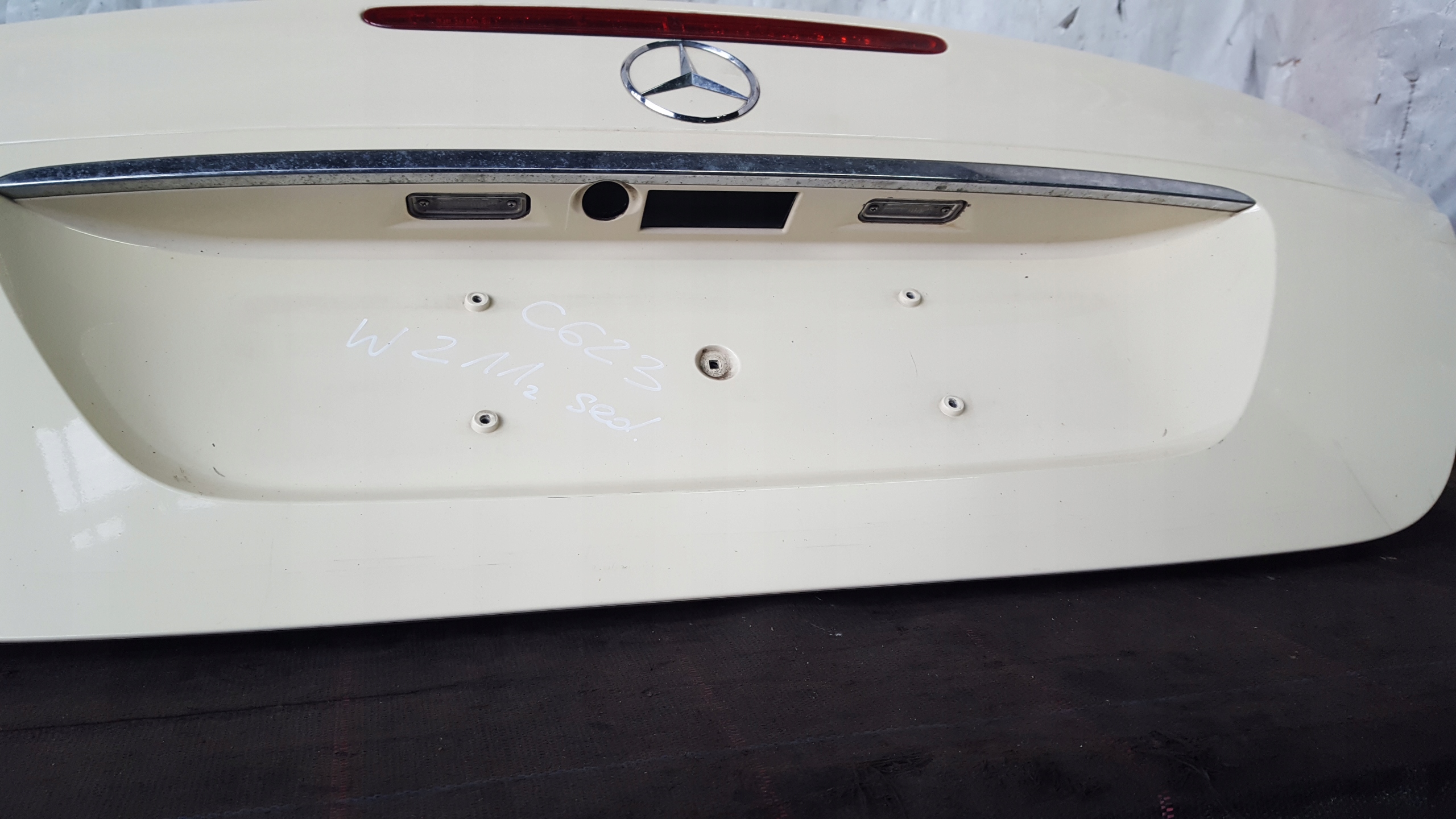 trunk door sedan C623 Mercedes W211