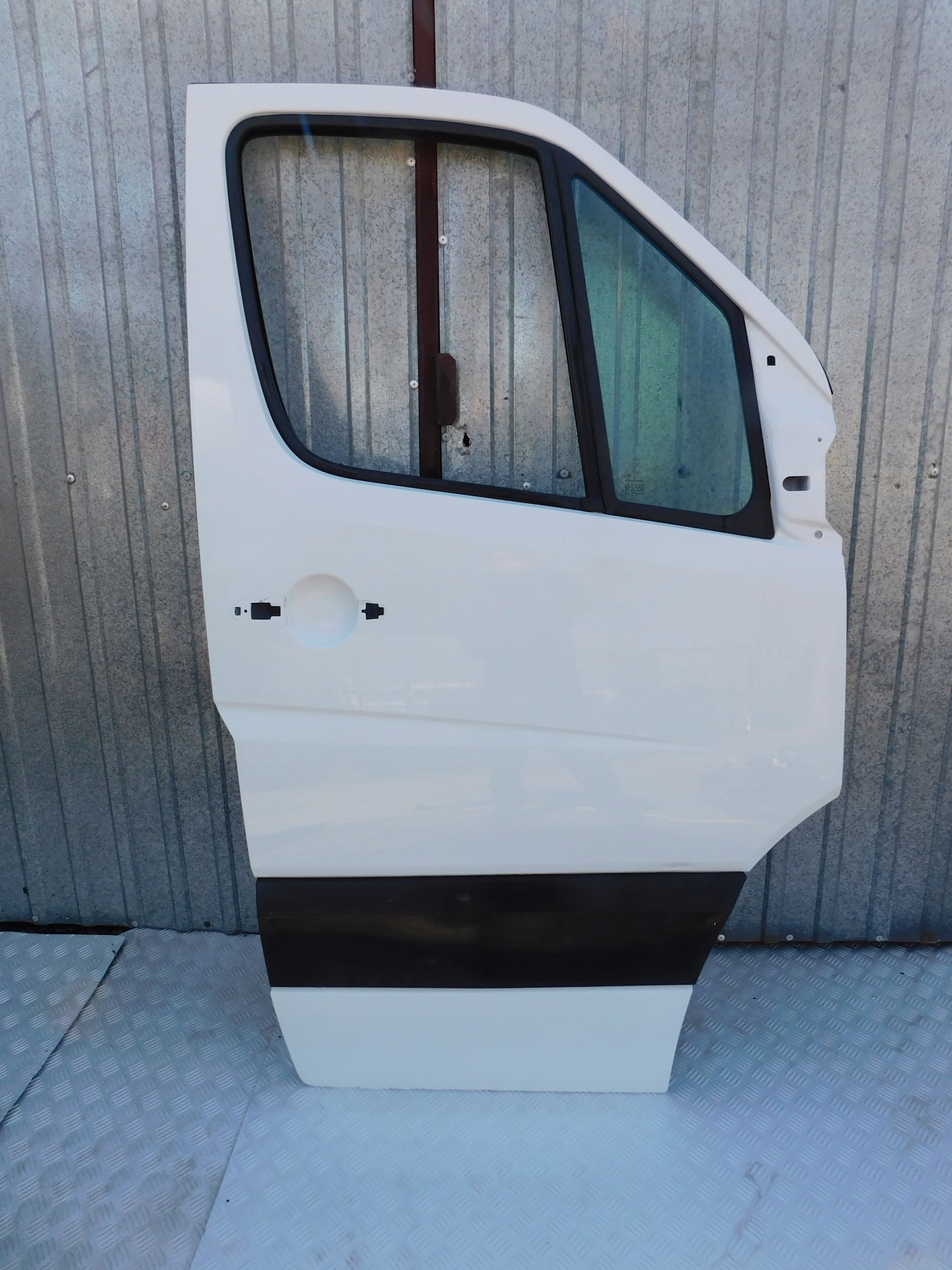 Sprinter 906 VW Crafter door right front of the passenger OEM biale nice 06-18r