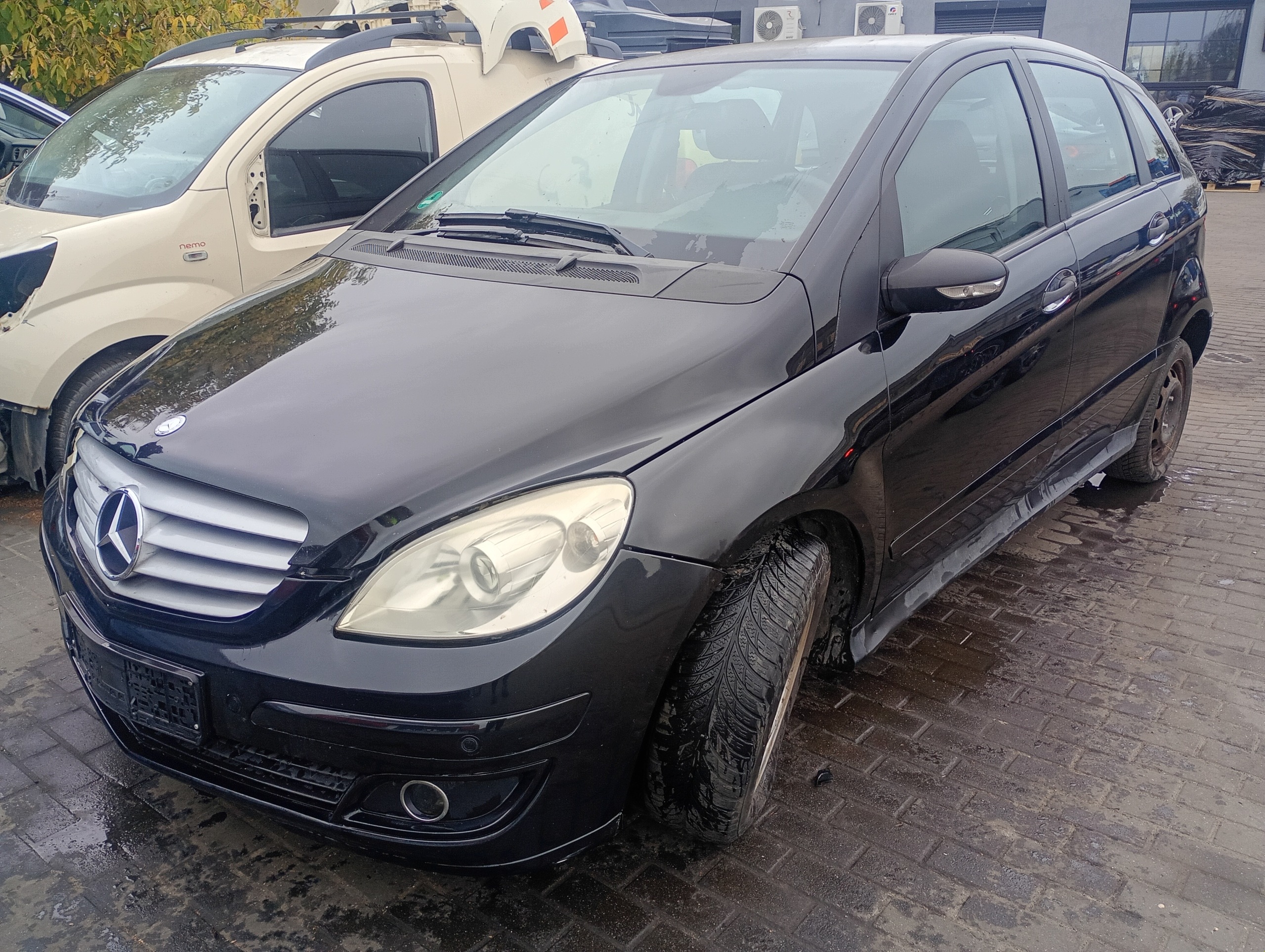 fender left front front Mercedes B-class W245 05-11 code lakieru 191
