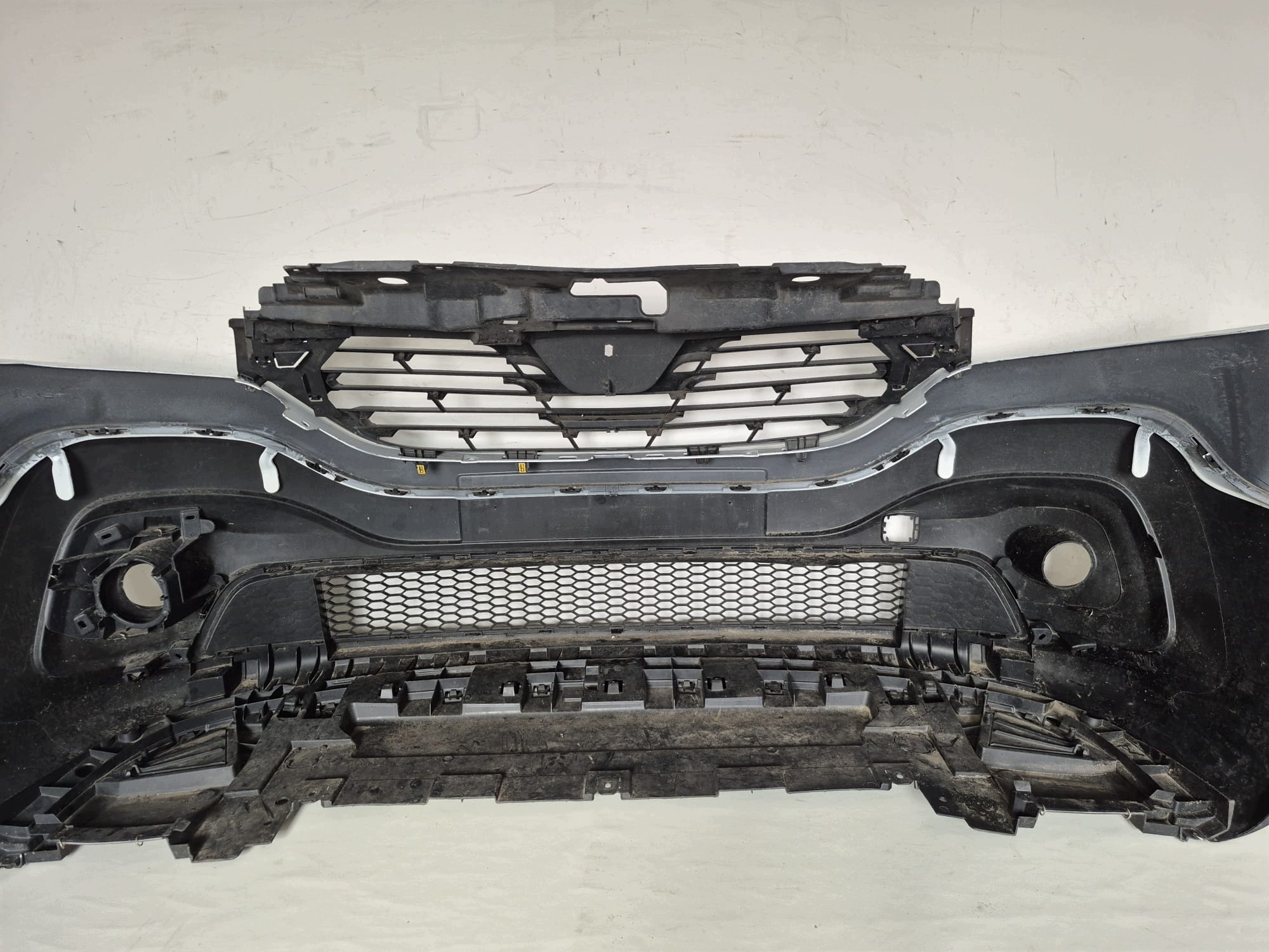 RENAULT TRAFIC III 3 14-21 bumper front front grill cover 620223380R