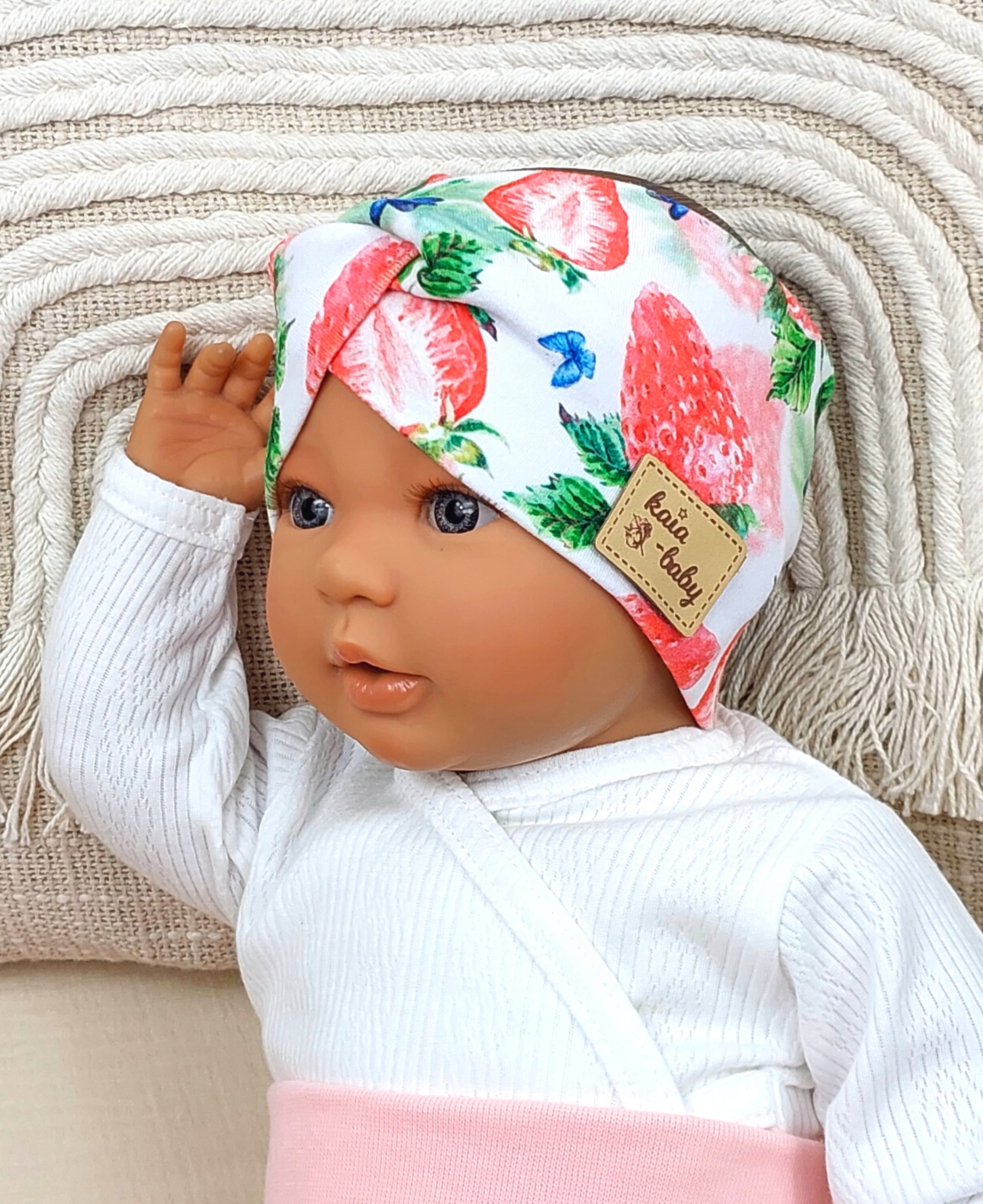 OPASKA NIEMOWLĘCA NA GŁOWĘ USZY DLA DZIEWCZYNKI 42-46cm STRAWBERRY Rozmiar 42-46 cm