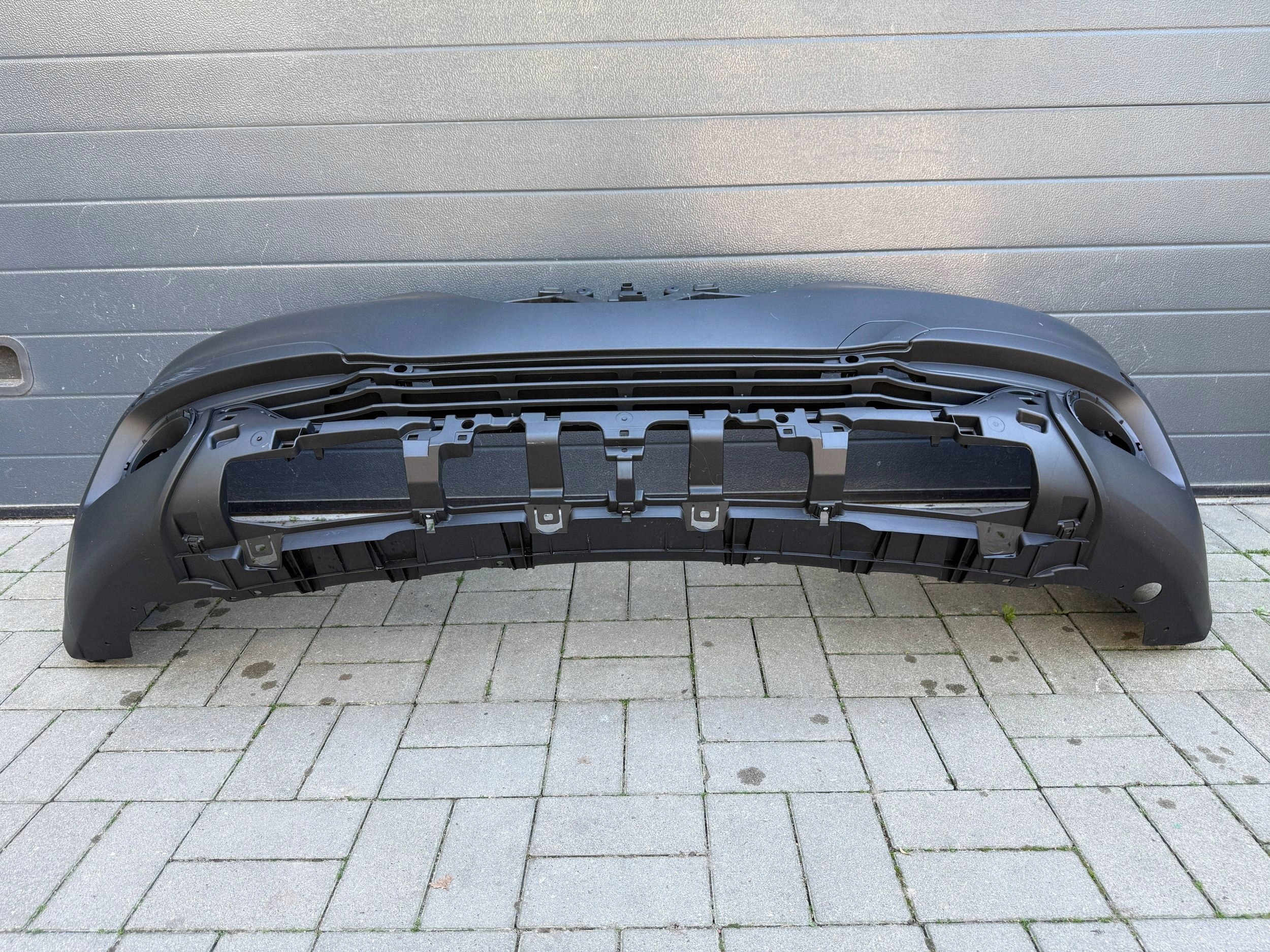 Renault Kadjar 15- bumper front front