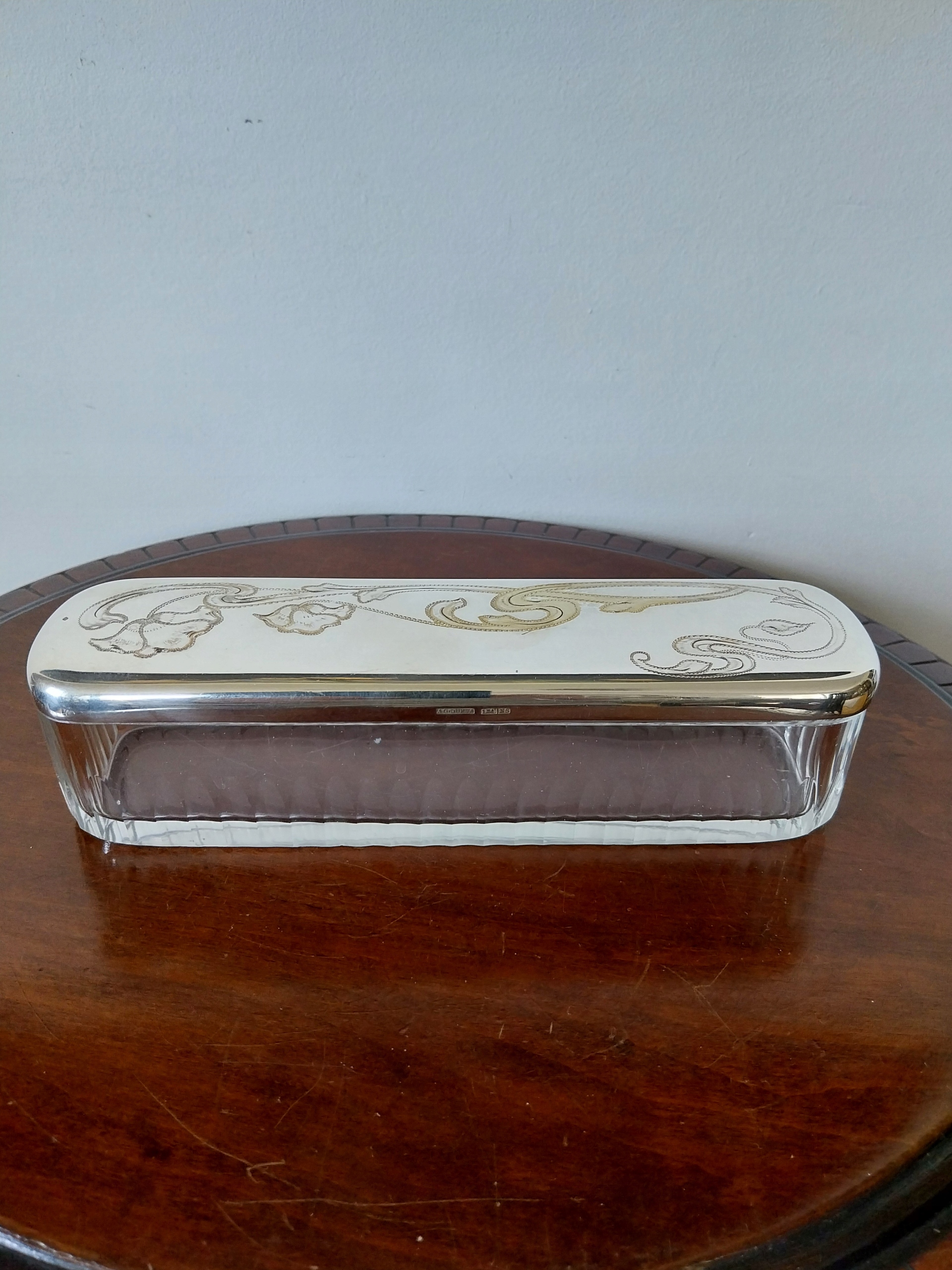 Duży pojemnik toaletowy