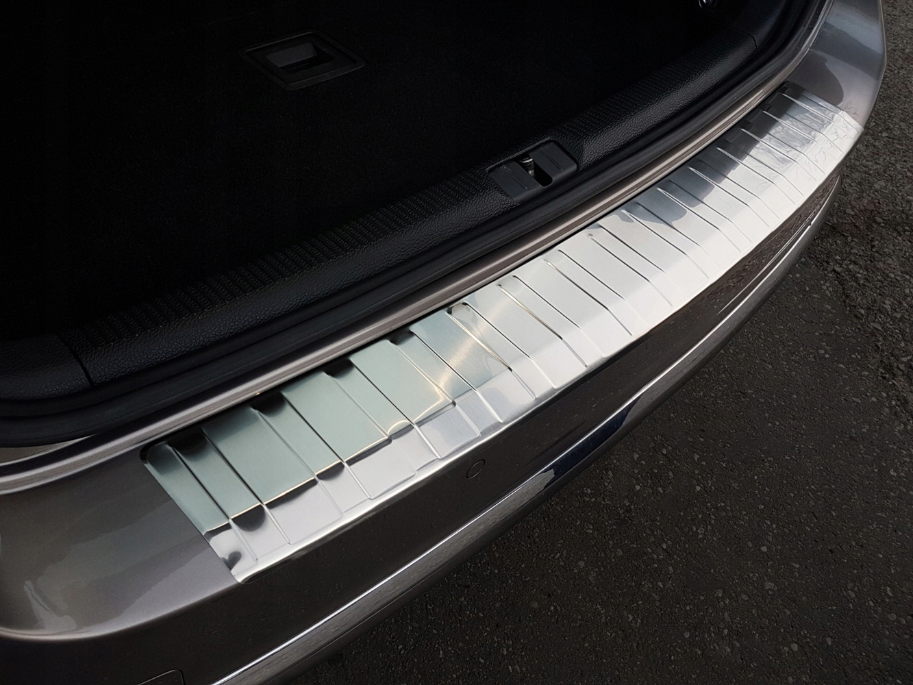 VW PASSAT B7 KOMBI NAKŁADKA LISTWA NA ZDERZAK Producent części Avisa