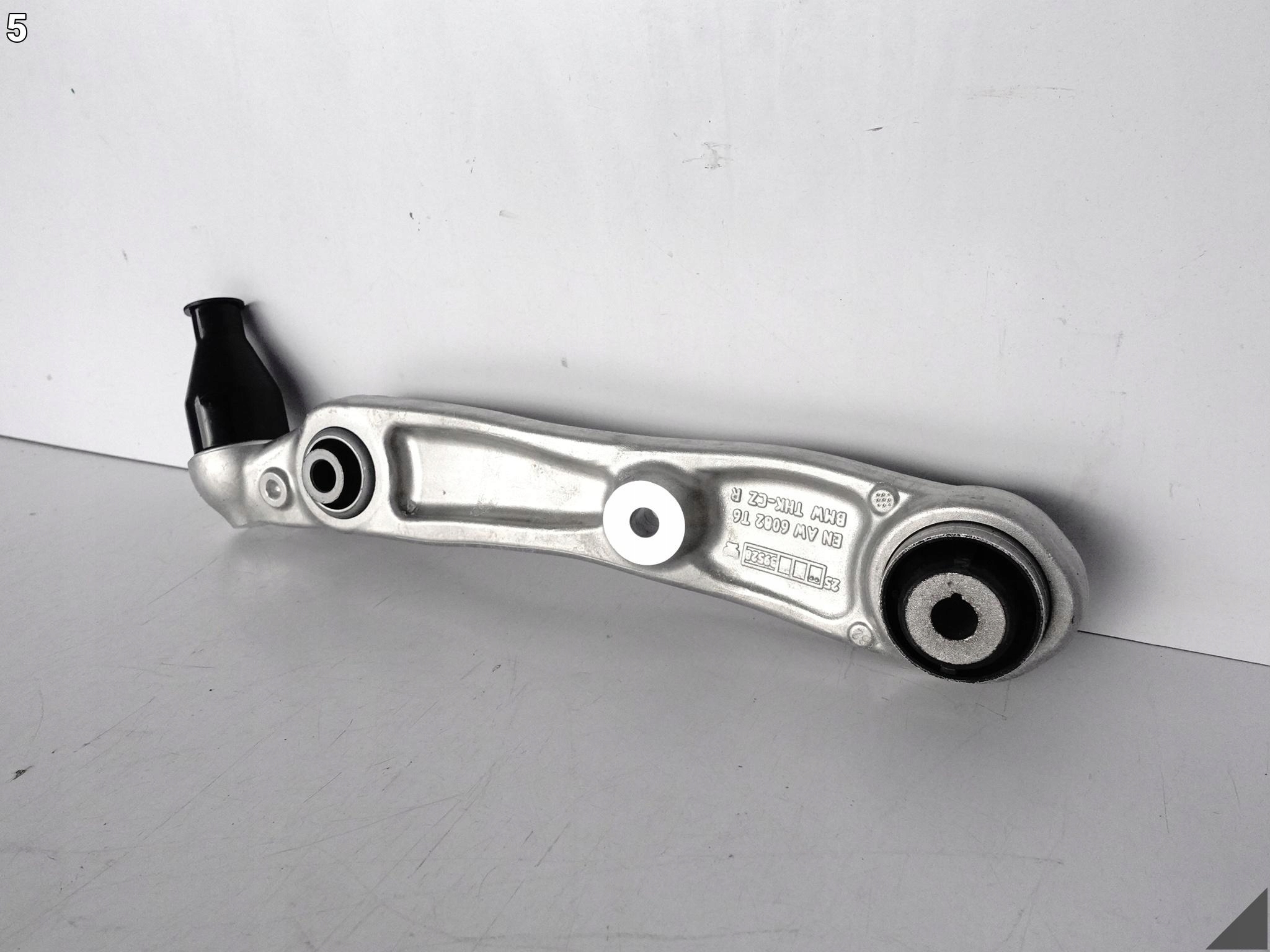 BMW 7 G70 22- arm POPRZECZNY lower right front original