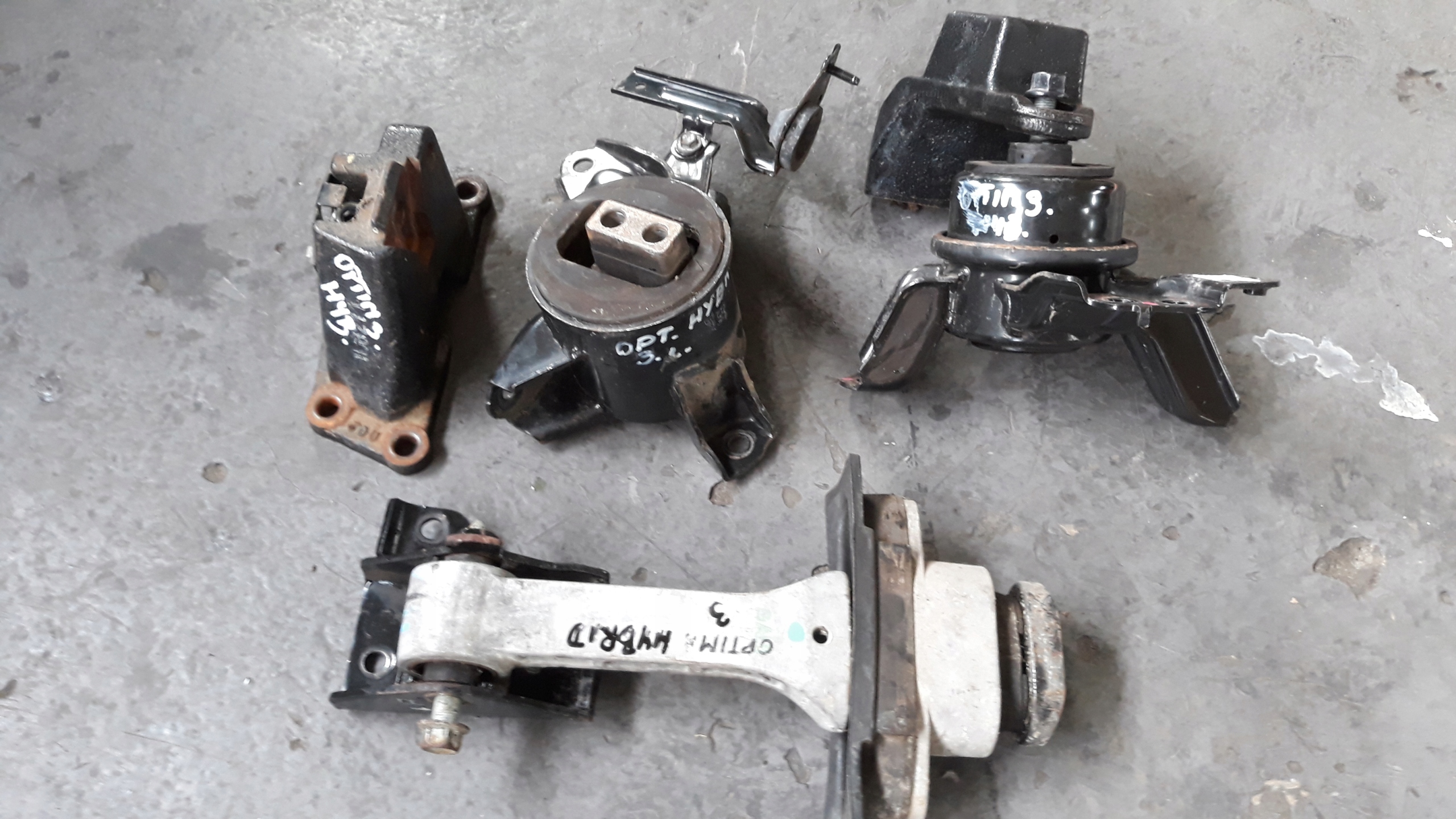 KIA OPTIMA III 2011 - 2.0 ГІБРИДНА ПОДУШКА ДВИГУНА