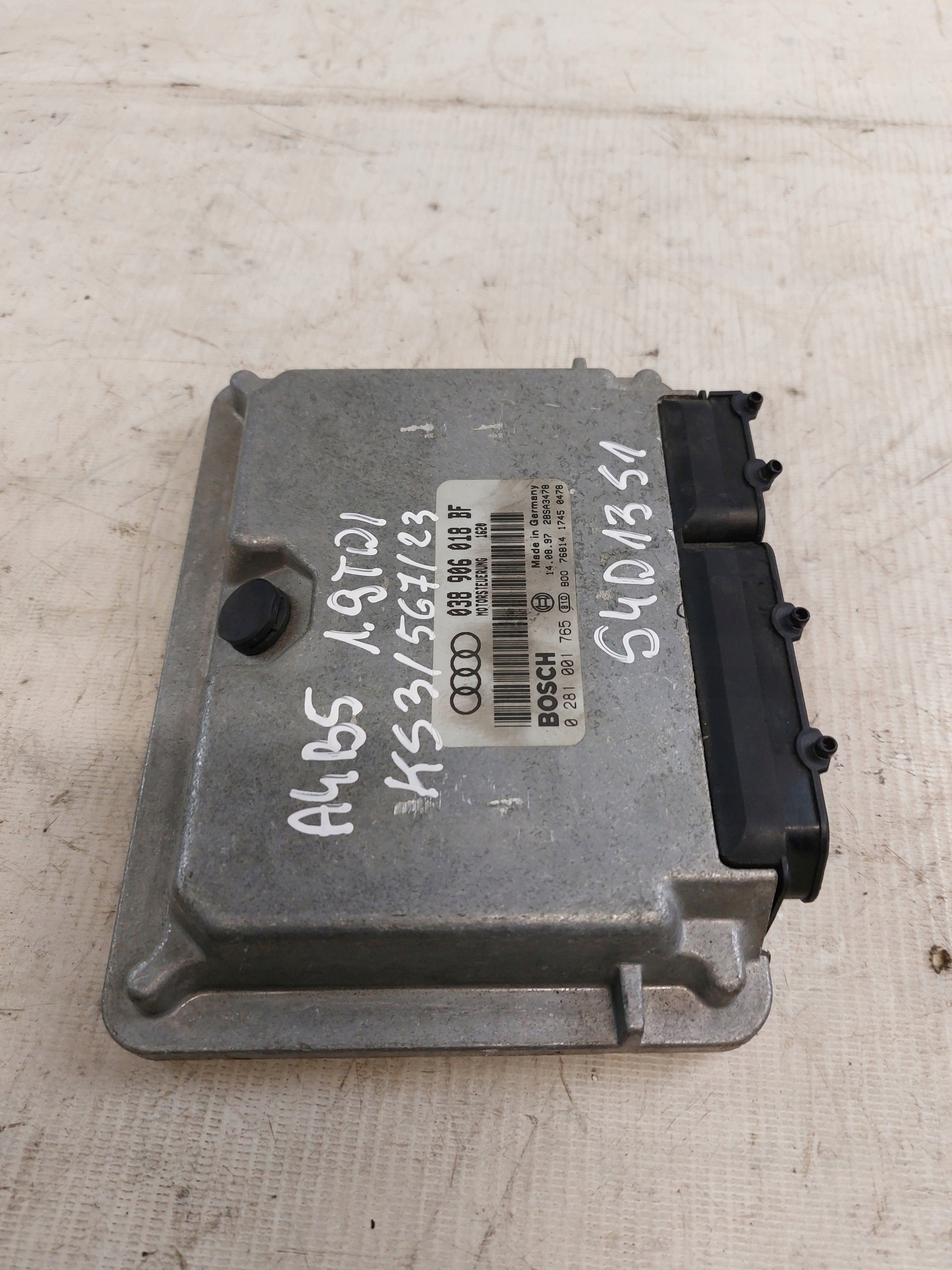 control unit computer of the engine AUDI A4 B5 1.9TDI 038906018BF 0281001765 BOSCH