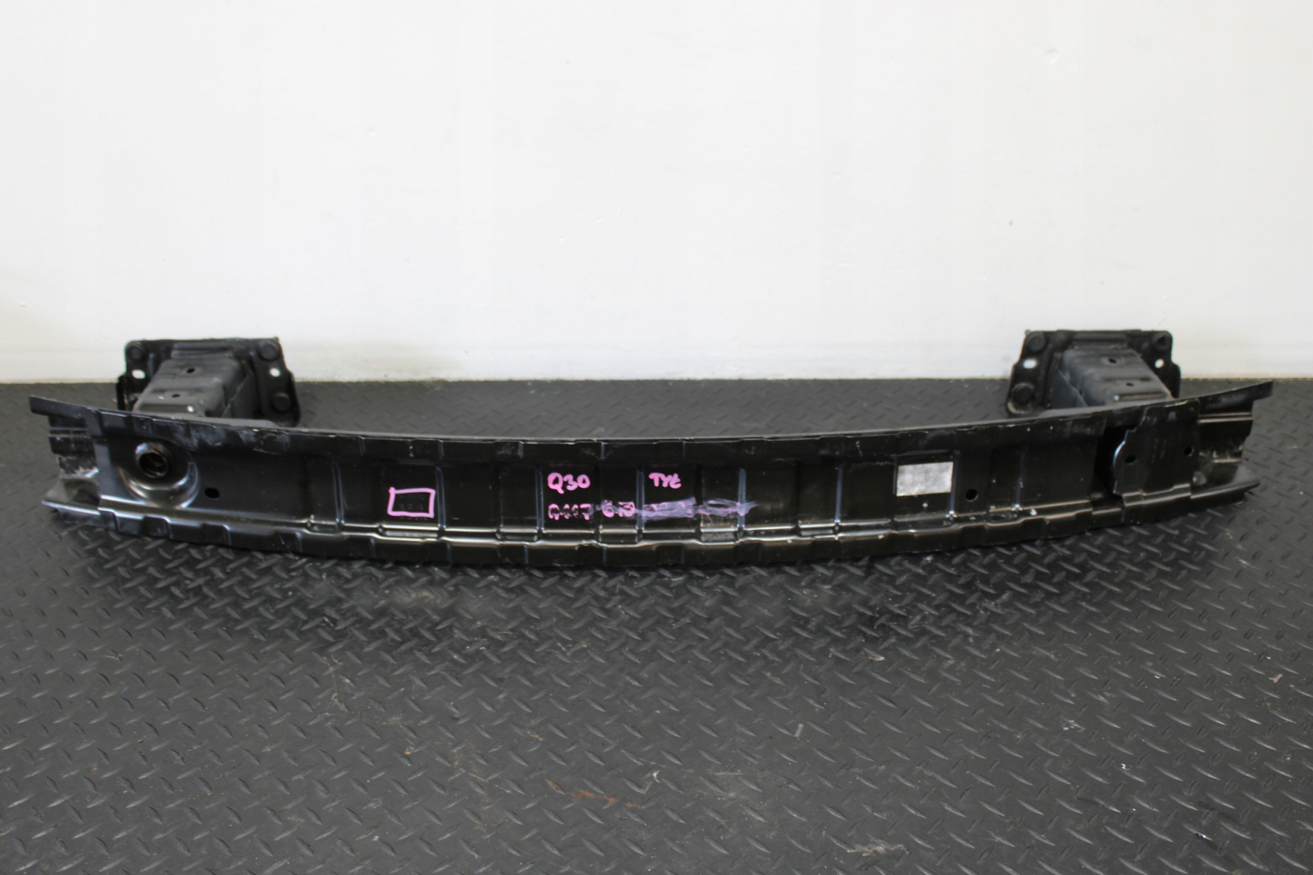 sider pillar below bumper rear part 1176100206 INFINITI Q30
