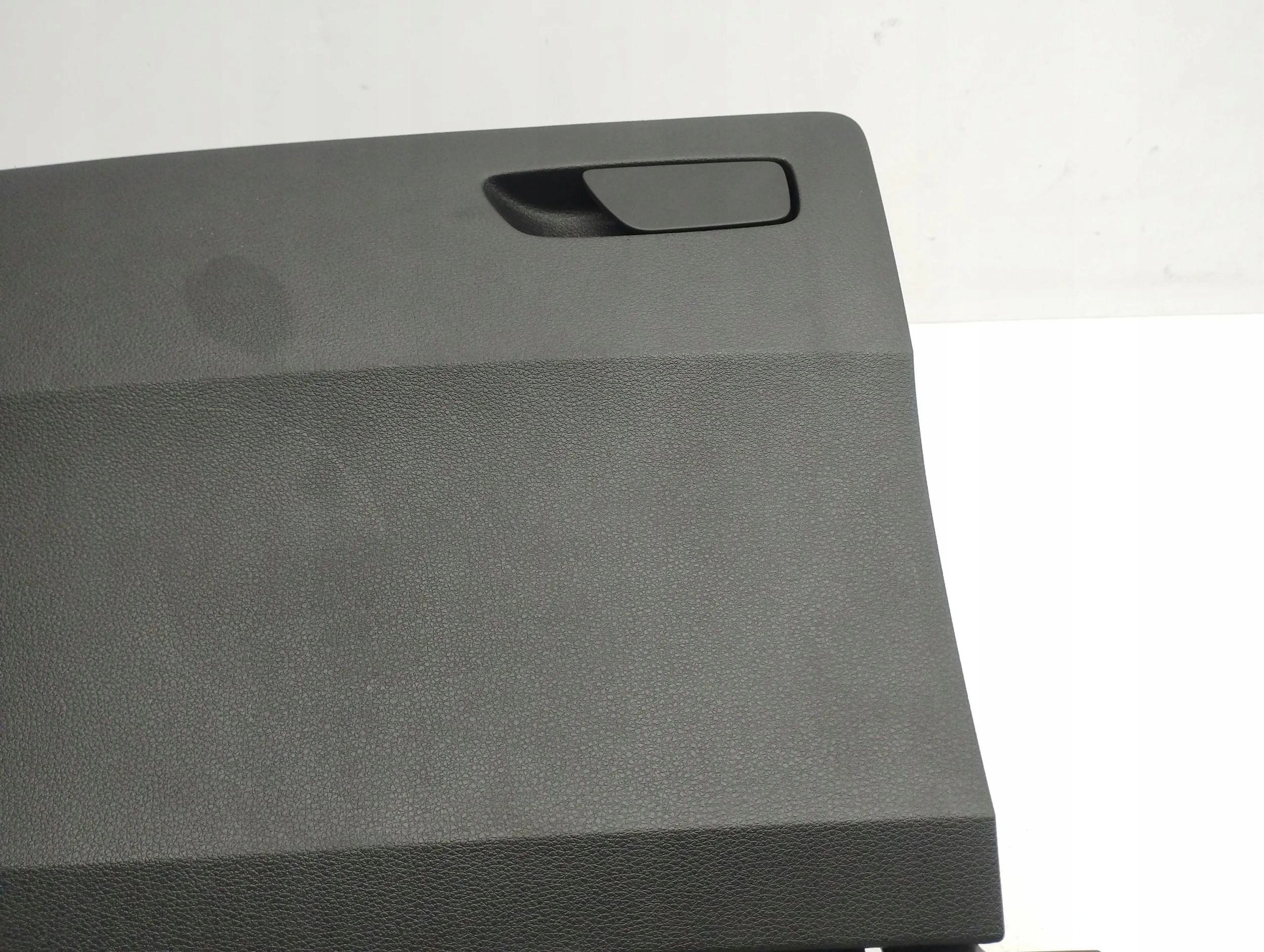 Audi Q2 - 2017 бардачок