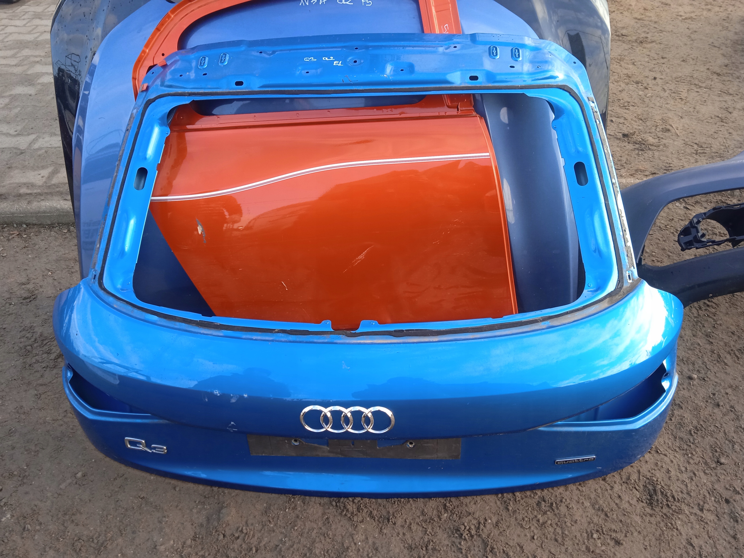 Audi Q3u крышка зад.