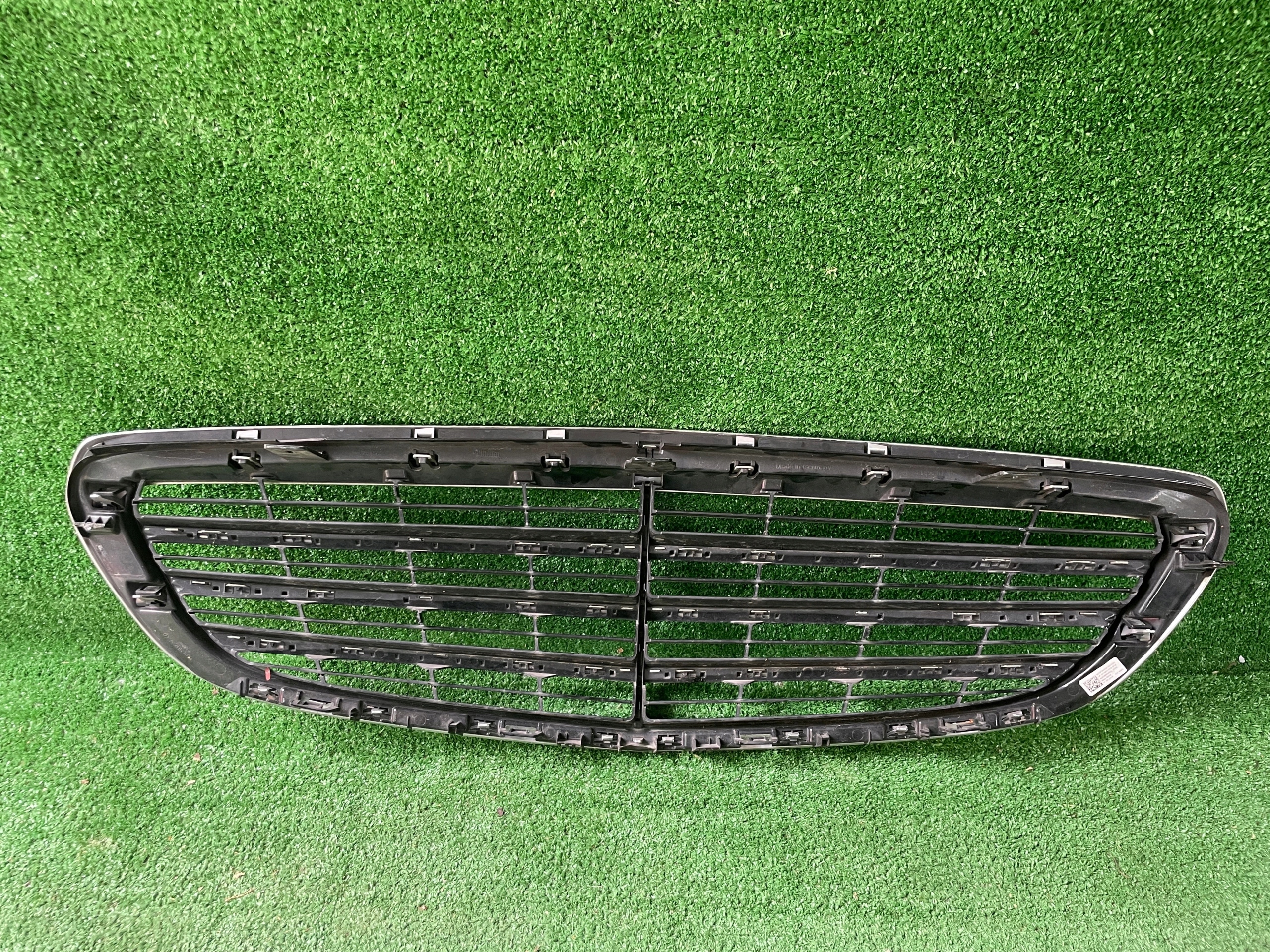 Mercedes C A205880 maska