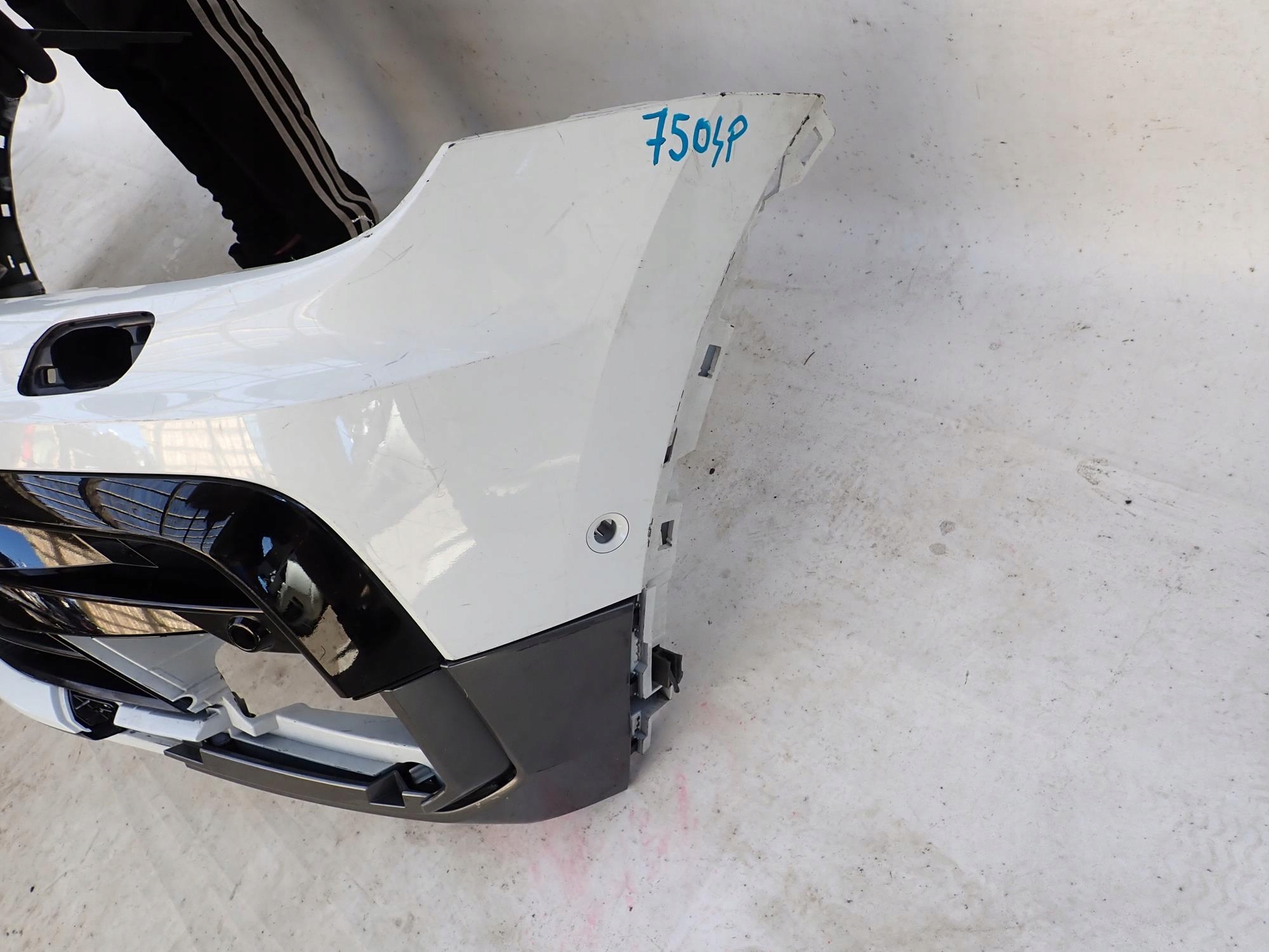 VW TIGUAN II 2 R-LINE 15-20 bumper front front washer PDC