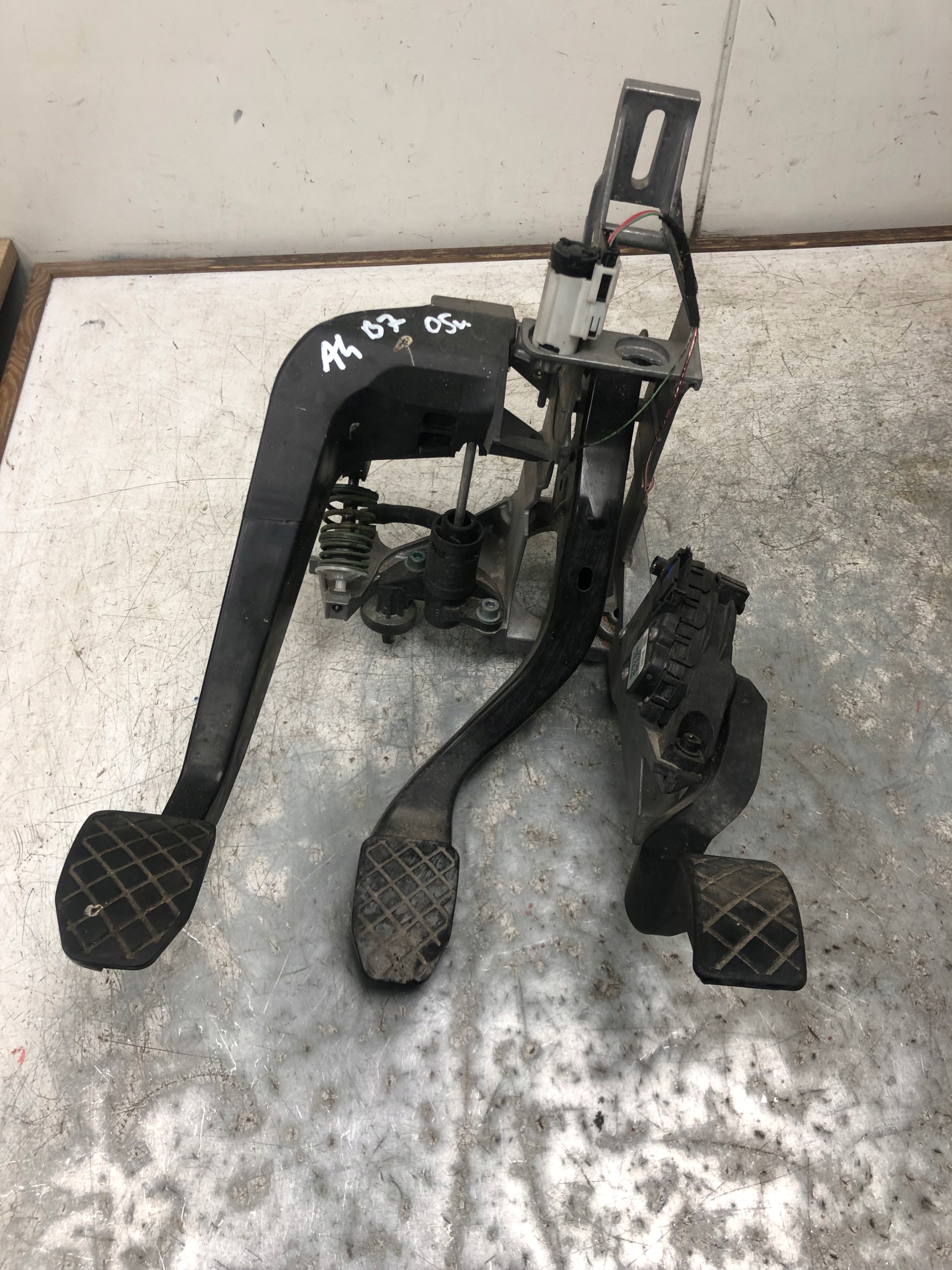 clutch accelerator pedal brakes AUDI A4 B7 8E1721117A 8E1721523B