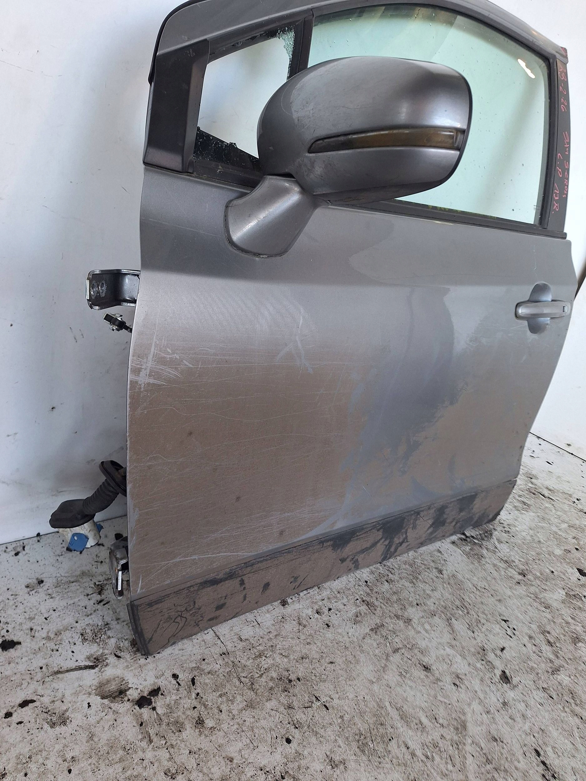door front front side left Suzuki SX4 S-Cross